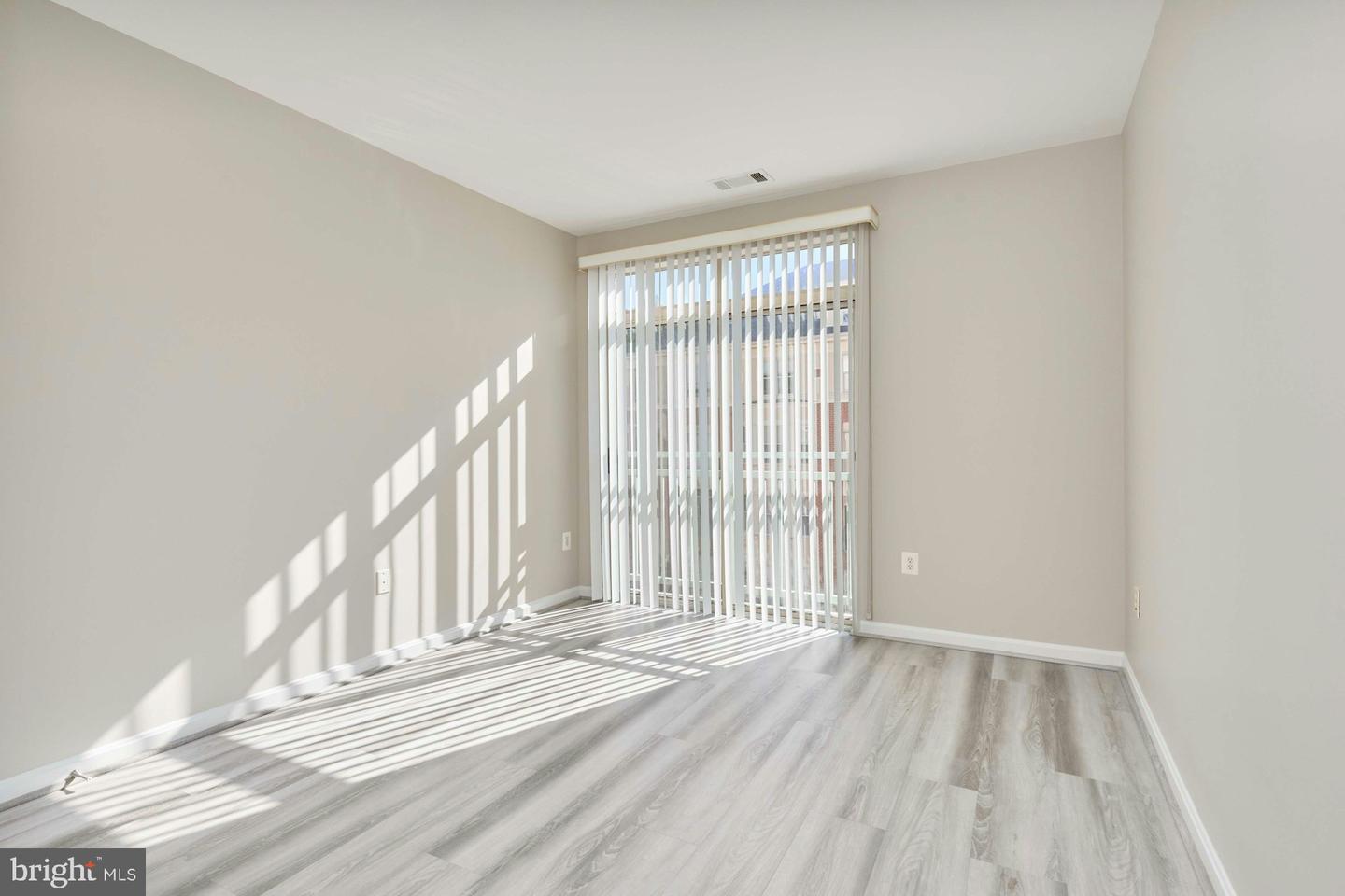 1851 STRATFORD PARK PL #212, RESTON, Virginia 20190, 2 Bedrooms Bedrooms, ,2 BathroomsBathrooms,Residential,For sale,1851 STRATFORD PARK PL #212,VAFX2274986 MLS # VAFX2274986