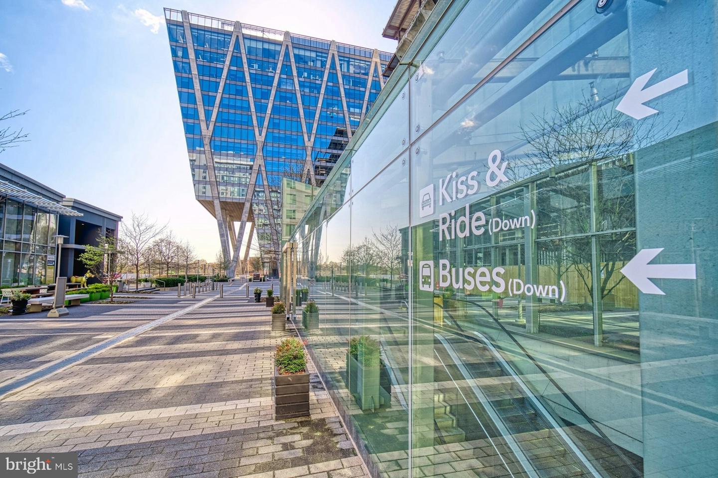 1851 STRATFORD PARK PL #212, RESTON, Virginia 20190, 2 Bedrooms Bedrooms, ,2 BathroomsBathrooms,Residential,For sale,1851 STRATFORD PARK PL #212,VAFX2274986 MLS # VAFX2274986 1851 STRATFORD PARK PL #212, RESTON, Virginia 20190, 2 Bedrooms Bedrooms, ,2 BathroomsBathrooms,Residential,For sale,1851 STRATFORD PARK PL #212,VAFX2274986 MLS # VAFX2274986