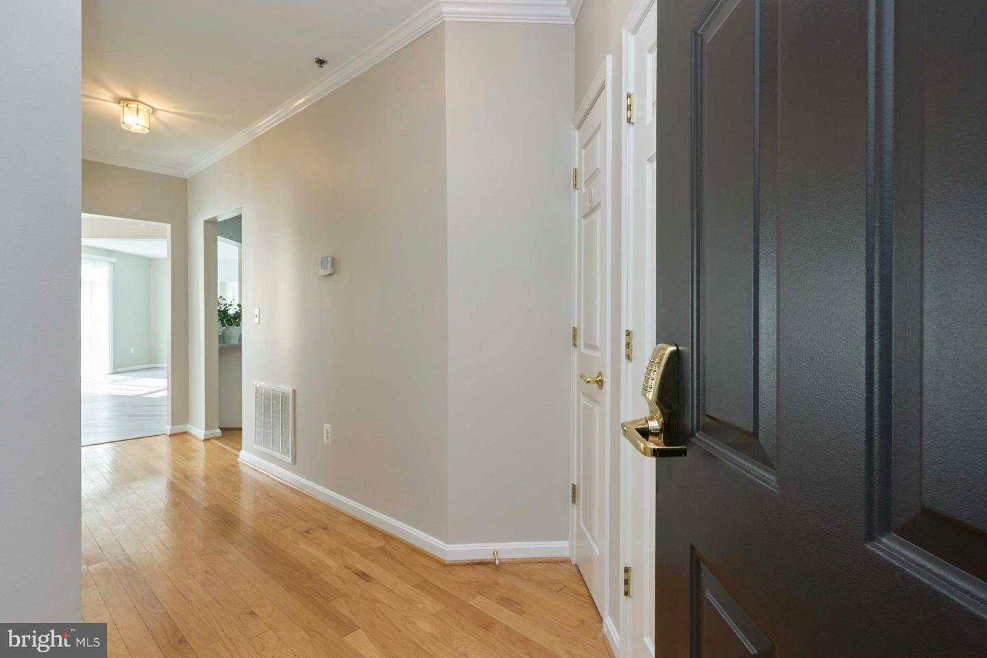 1851 STRATFORD PARK PL #212, RESTON, Virginia 20190, 2 Bedrooms Bedrooms, ,2 BathroomsBathrooms,Residential,For sale,1851 STRATFORD PARK PL #212,VAFX2274986 MLS # VAFX2274986