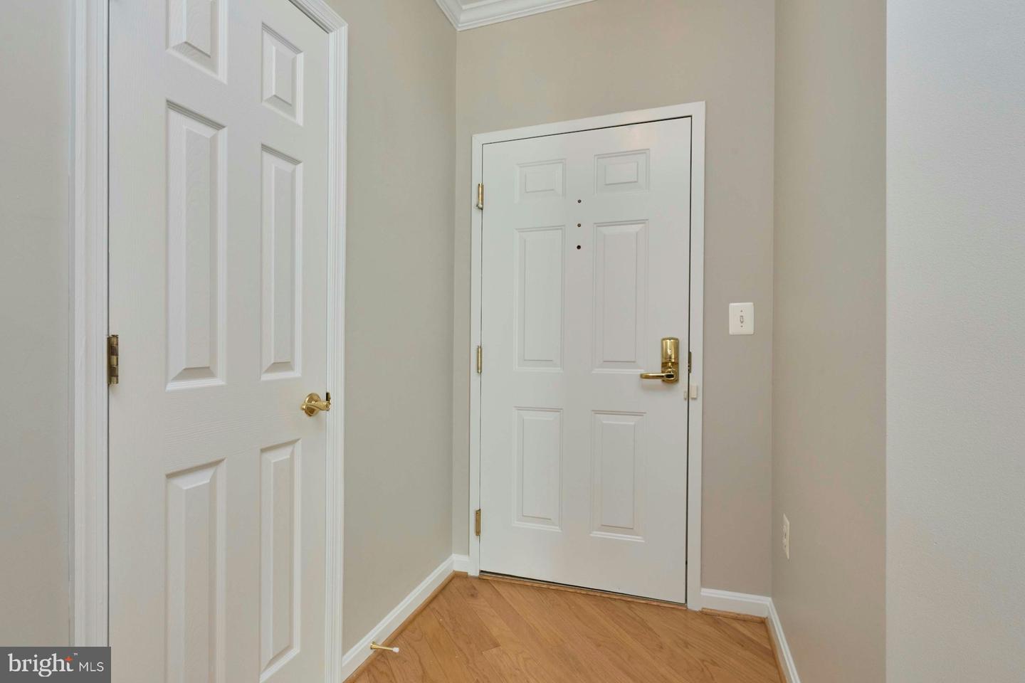 1851 STRATFORD PARK PL #212, RESTON, Virginia 20190, 2 Bedrooms Bedrooms, ,2 BathroomsBathrooms,Residential,For sale,1851 STRATFORD PARK PL #212,VAFX2274986 MLS # VAFX2274986