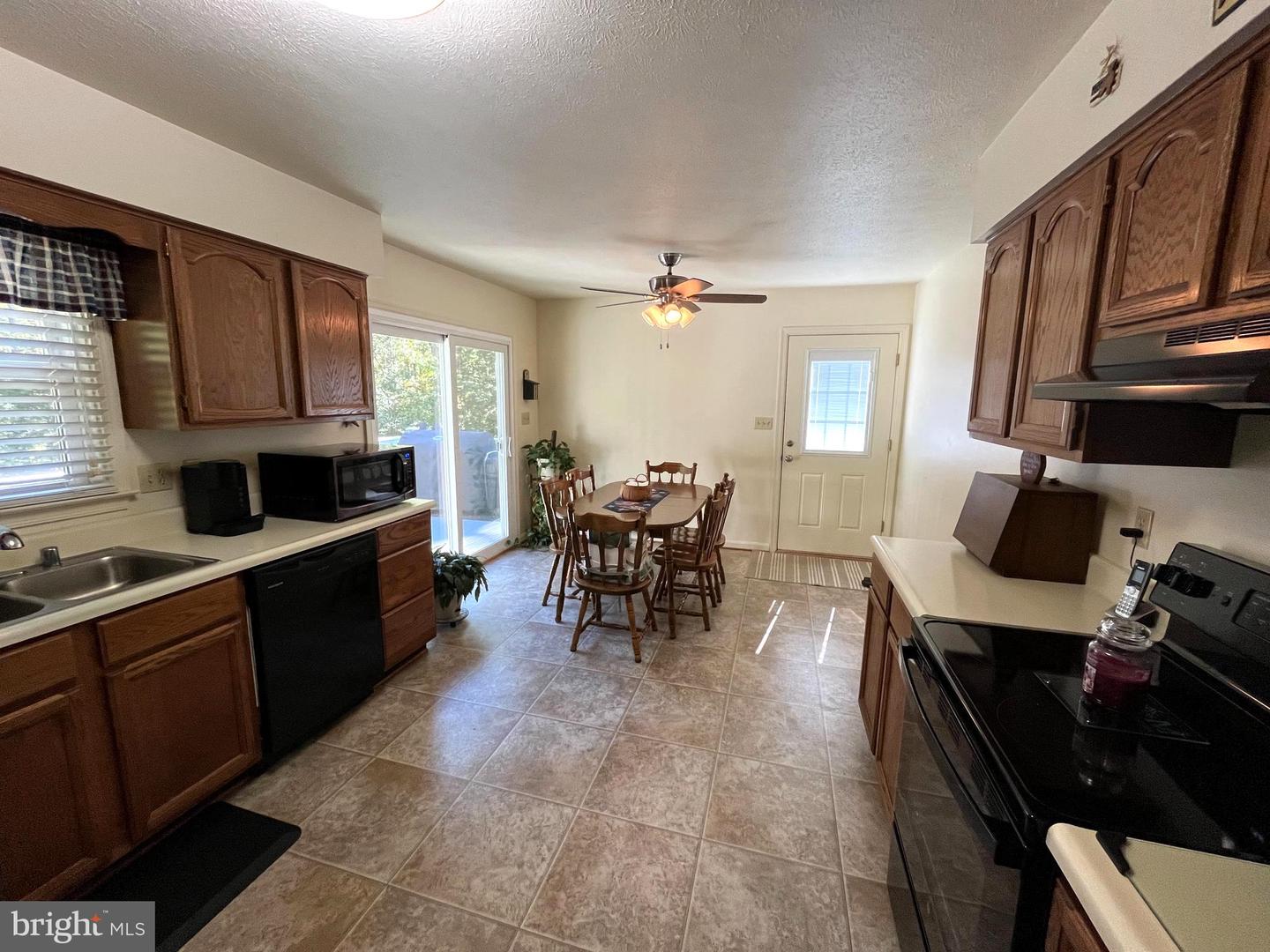 1 MUSTANG CT, SPOTSYLVANIA, Virginia 22551, 3 Bedrooms Bedrooms, ,2 BathroomsBathrooms,Residential,For sale,1 MUSTANG CT,VASP2037024 MLS # VASP2037024