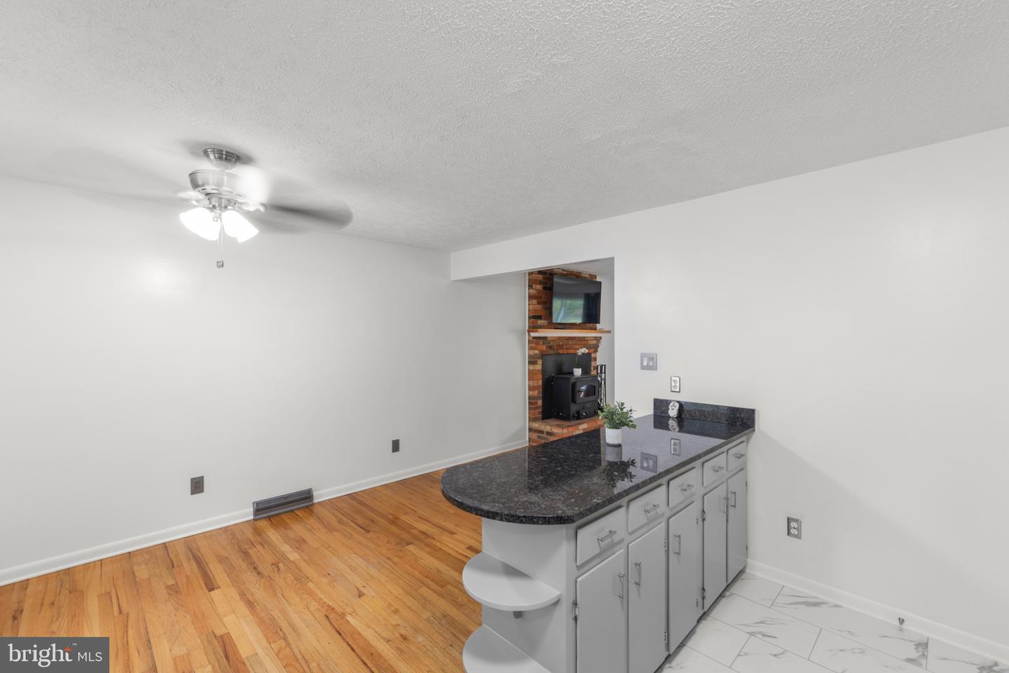 411 REST CHURCH RD, WINCHESTER, Virginia 22603, 3 Bedrooms Bedrooms, 5 Rooms Rooms,2 BathroomsBathrooms,Residential,For sale,411 REST CHURCH RD,VAFV2037464 MLS # VAFV2037464