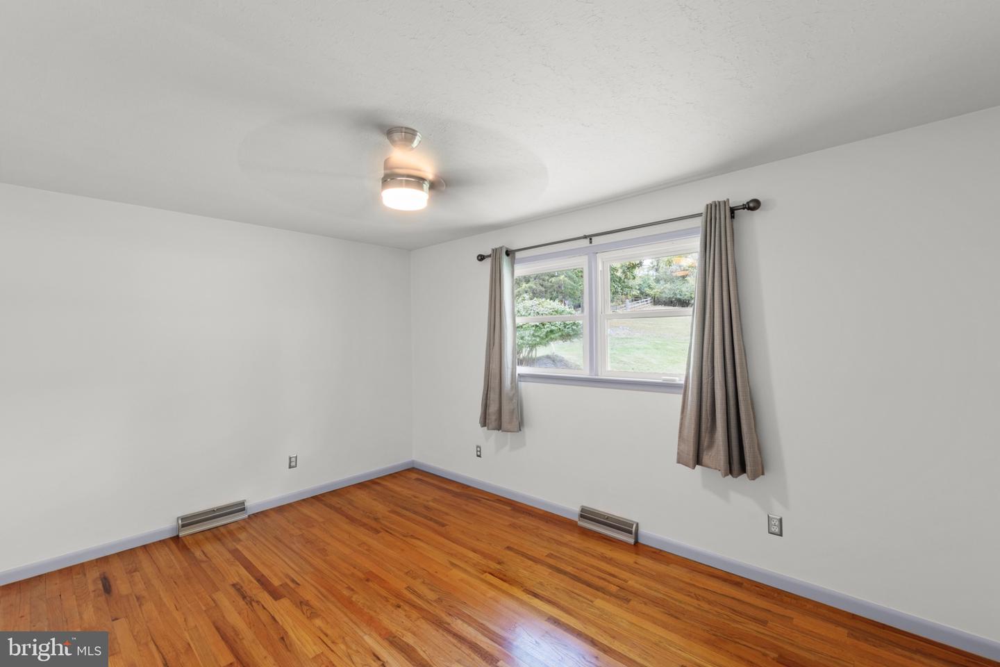 411 REST CHURCH RD, WINCHESTER, Virginia 22603, 3 Bedrooms Bedrooms, 5 Rooms Rooms,2 BathroomsBathrooms,Residential,For sale,411 REST CHURCH RD,VAFV2037464 MLS # VAFV2037464