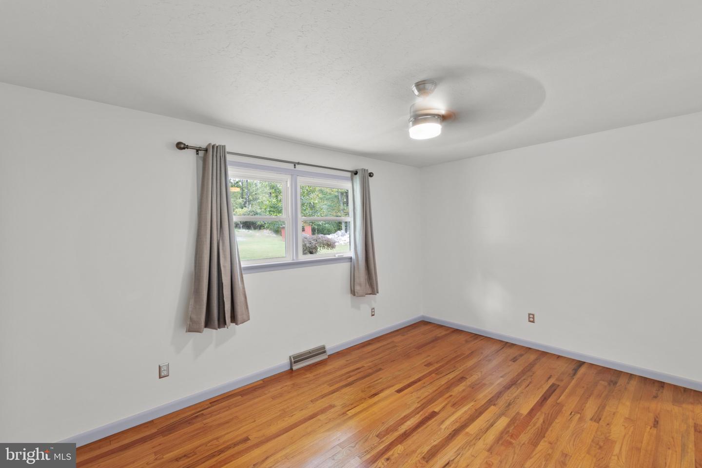 411 REST CHURCH RD, WINCHESTER, Virginia 22603, 3 Bedrooms Bedrooms, 5 Rooms Rooms,2 BathroomsBathrooms,Residential,For sale,411 REST CHURCH RD,VAFV2037464 MLS # VAFV2037464