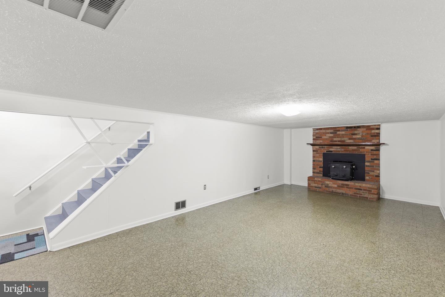 411 REST CHURCH RD, WINCHESTER, Virginia 22603, 3 Bedrooms Bedrooms, 5 Rooms Rooms,2 BathroomsBathrooms,Residential,For sale,411 REST CHURCH RD,VAFV2037464 MLS # VAFV2037464