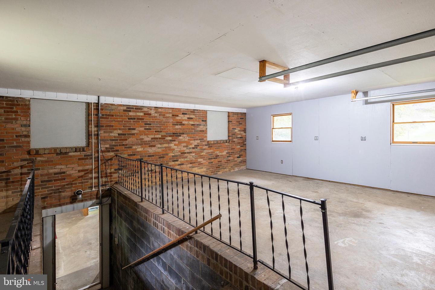 411 REST CHURCH RD, WINCHESTER, Virginia 22603, 3 Bedrooms Bedrooms, 5 Rooms Rooms,2 BathroomsBathrooms,Residential,For sale,411 REST CHURCH RD,VAFV2037464 MLS # VAFV2037464