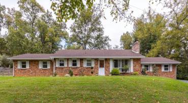 411 REST CHURCH RD, WINCHESTER, Virginia 22603, 3 Bedrooms Bedrooms, 5 Rooms Rooms,2 BathroomsBathrooms,Residential,For sale,411 REST CHURCH RD,VAFV2037464 MLS # VAFV2037464