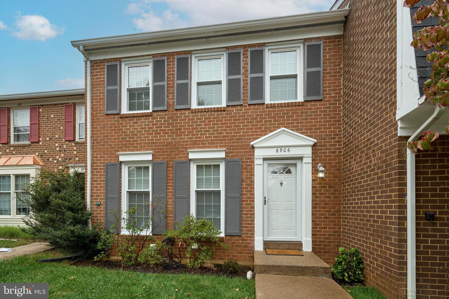 6906 LAFAYETTE PARK DR, ANNANDALE, Virginia 22003, 3 Bedrooms Bedrooms, ,3 BathroomsBathrooms,Residential,For sale,6906 LAFAYETTE PARK DR,VAFX2274882 MLS # VAFX2274882