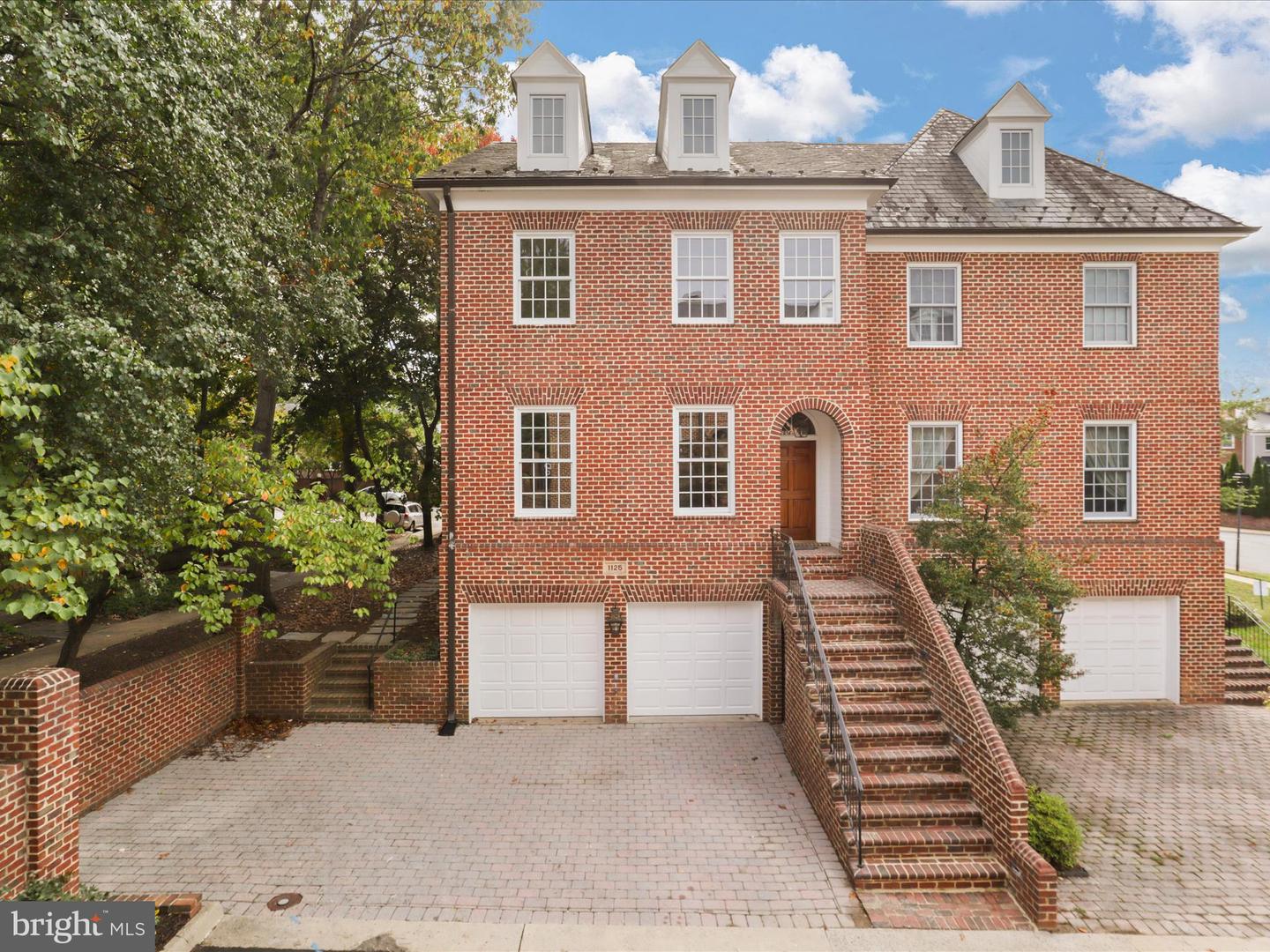 1125 KENSINGTON RD, MCLEAN, Virginia 22101, 3 Bedrooms Bedrooms, ,4 BathroomsBathrooms,Residential,For sale,1125 KENSINGTON RD,VAFX2275050 MLS # VAFX2275050