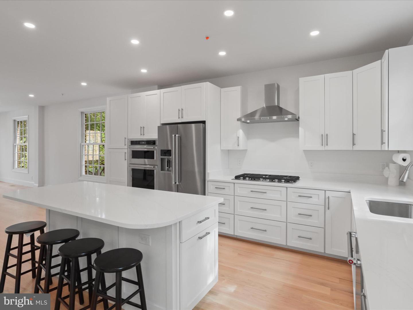 1125 KENSINGTON RD, MCLEAN, Virginia 22101, 3 Bedrooms Bedrooms, ,4 BathroomsBathrooms,Residential,For sale,1125 KENSINGTON RD,VAFX2275050 MLS # VAFX2275050