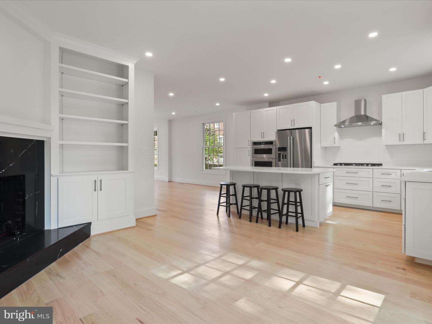 1125 KENSINGTON RD, MCLEAN, Virginia 22101, 3 Bedrooms Bedrooms, ,4 BathroomsBathrooms,Residential,For sale,1125 KENSINGTON RD,VAFX2275050 MLS # VAFX2275050