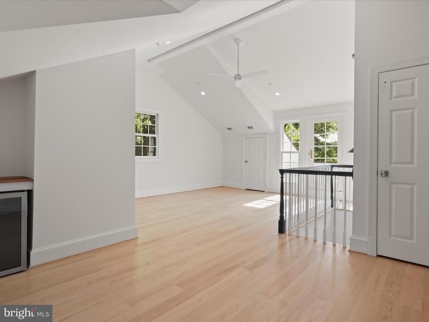 1125 KENSINGTON RD, MCLEAN, Virginia 22101, 3 Bedrooms Bedrooms, ,4 BathroomsBathrooms,Residential,For sale,1125 KENSINGTON RD,VAFX2275050 MLS # VAFX2275050