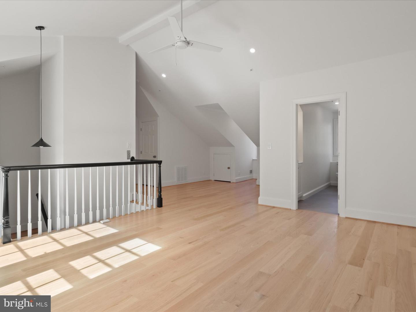 1125 KENSINGTON RD, MCLEAN, Virginia 22101, 3 Bedrooms Bedrooms, ,4 BathroomsBathrooms,Residential,For sale,1125 KENSINGTON RD,VAFX2275050 MLS # VAFX2275050