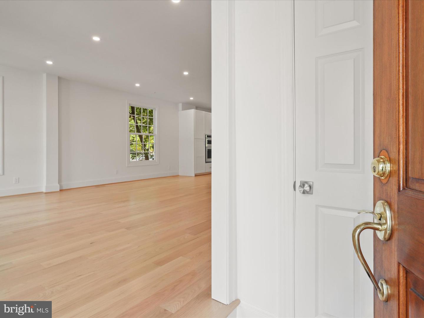 1125 KENSINGTON RD, MCLEAN, Virginia 22101, 3 Bedrooms Bedrooms, ,4 BathroomsBathrooms,Residential,For sale,1125 KENSINGTON RD,VAFX2275050 MLS # VAFX2275050