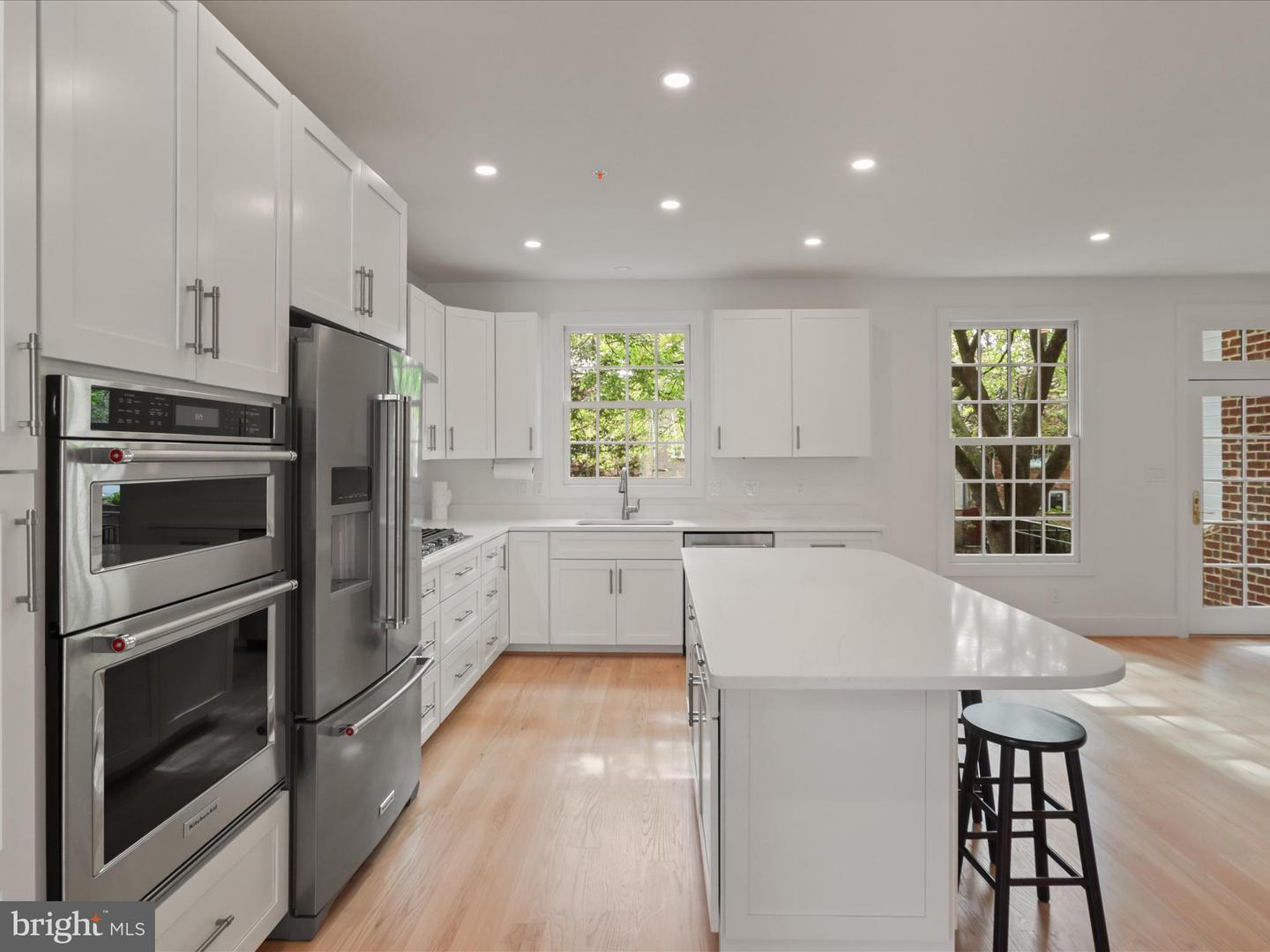 1125 KENSINGTON RD, MCLEAN, Virginia 22101, 3 Bedrooms Bedrooms, ,4 BathroomsBathrooms,Residential,For sale,1125 KENSINGTON RD,VAFX2275050 MLS # VAFX2275050
