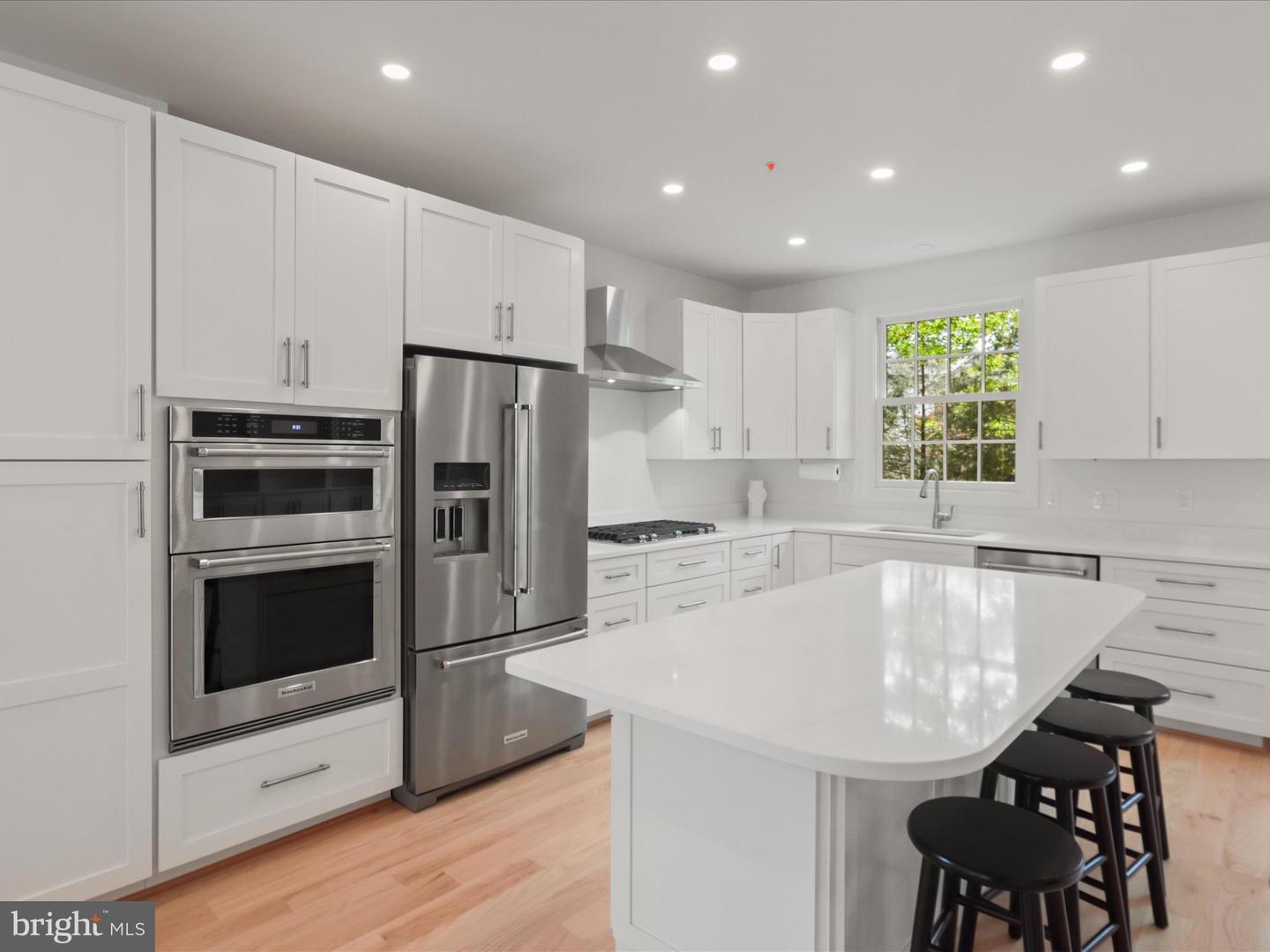 1125 KENSINGTON RD, MCLEAN, Virginia 22101, 3 Bedrooms Bedrooms, ,4 BathroomsBathrooms,Residential,For sale,1125 KENSINGTON RD,VAFX2275050 MLS # VAFX2275050