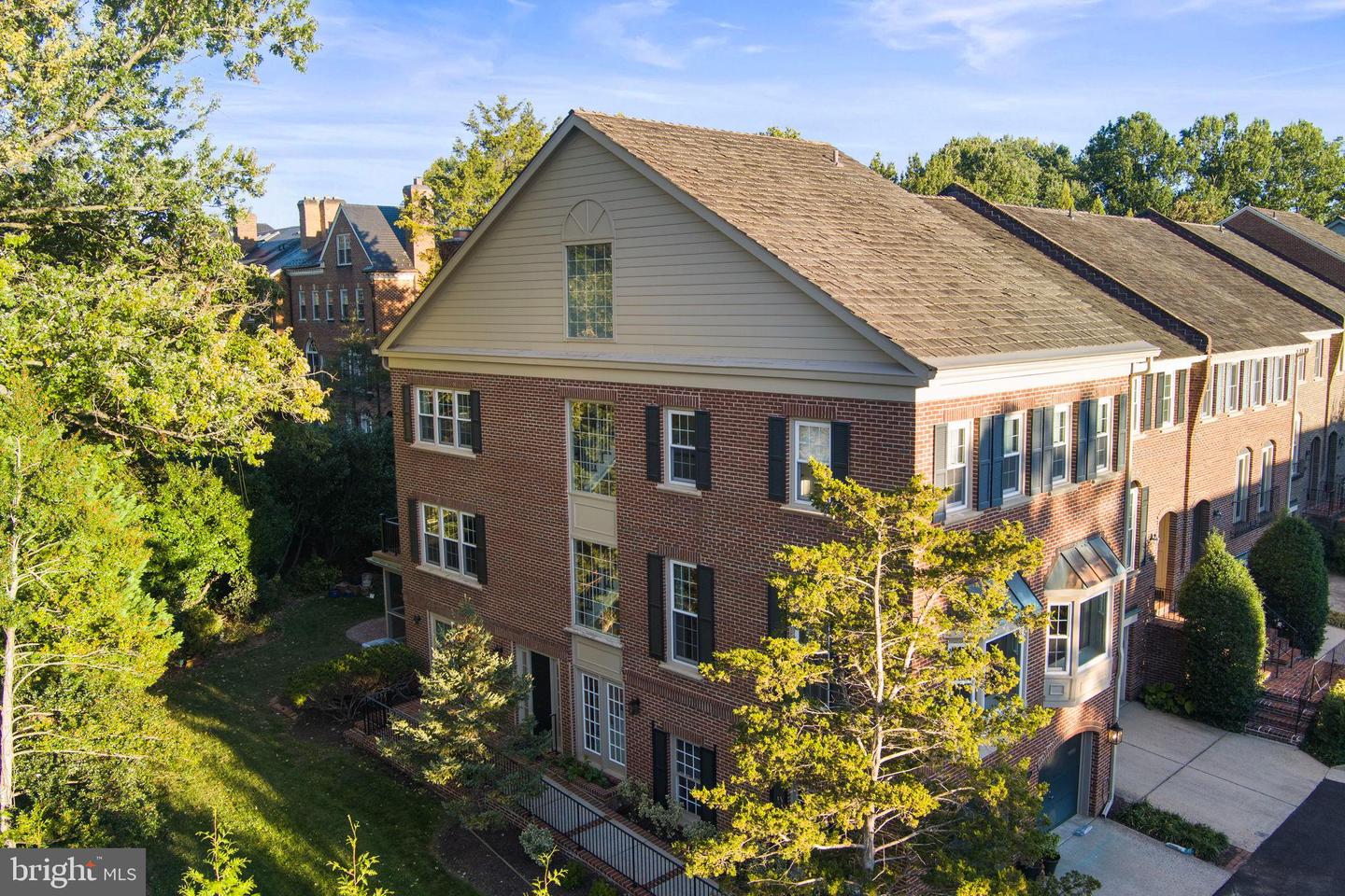 6619 MADISON MCLEAN DR, MCLEAN, Virginia 22101, 4 Bedrooms Bedrooms, 31 Rooms Rooms,2 BathroomsBathrooms,Residential,For sale,6619 MADISON MCLEAN DR,VAFX2275052 MLS # VAFX2275052