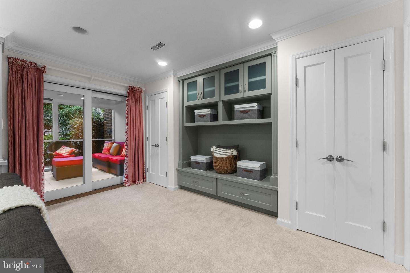 6619 MADISON MCLEAN DR, MCLEAN, Virginia 22101, 4 Bedrooms Bedrooms, 31 Rooms Rooms,2 BathroomsBathrooms,Residential,For sale,6619 MADISON MCLEAN DR,VAFX2275052 MLS # VAFX2275052