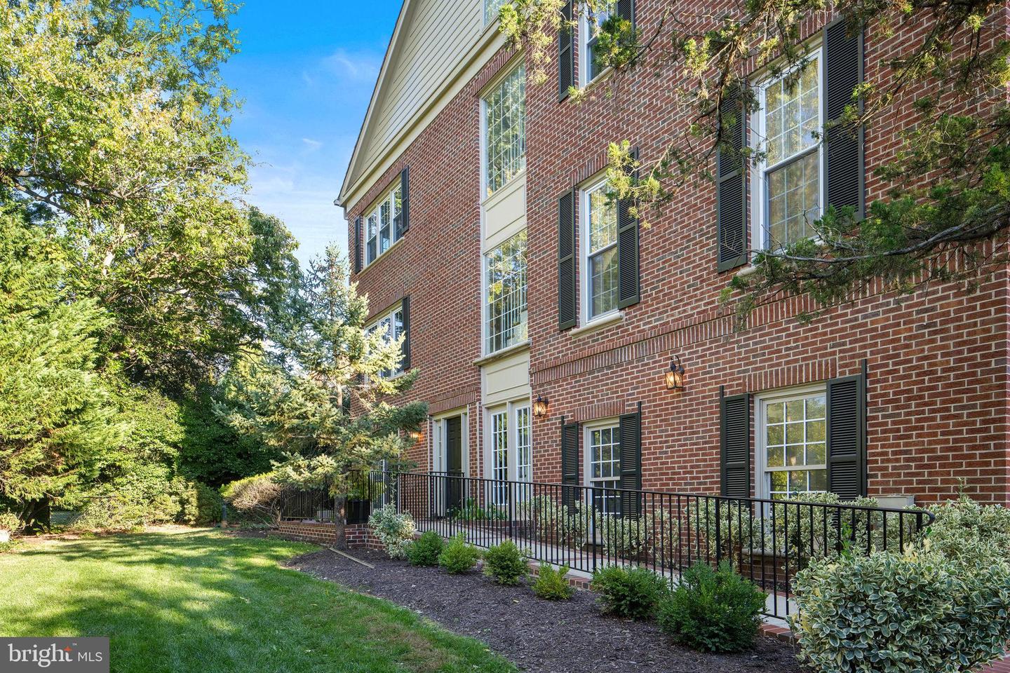 6619 MADISON MCLEAN DR, MCLEAN, Virginia 22101, 4 Bedrooms Bedrooms, 31 Rooms Rooms,2 BathroomsBathrooms,Residential,For sale,6619 MADISON MCLEAN DR,VAFX2275052 MLS # VAFX2275052