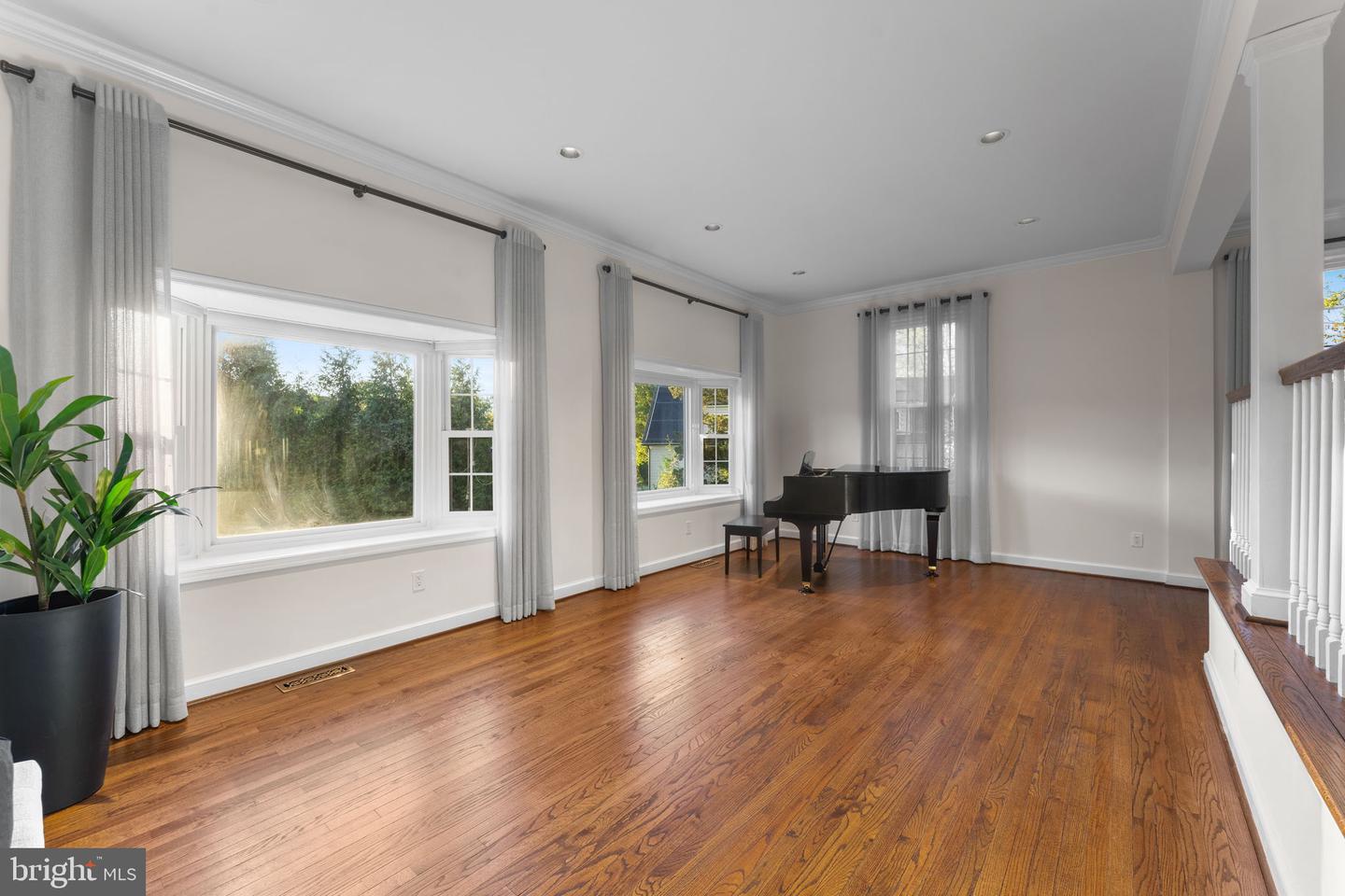 6619 MADISON MCLEAN DR, MCLEAN, Virginia 22101, 4 Bedrooms Bedrooms, 31 Rooms Rooms,2 BathroomsBathrooms,Residential,For sale,6619 MADISON MCLEAN DR,VAFX2275052 MLS # VAFX2275052