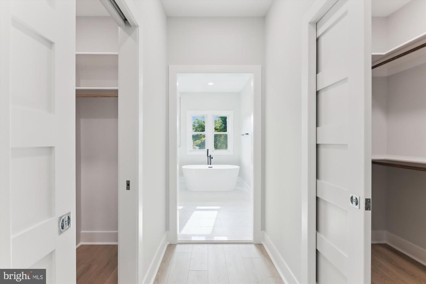 2808 BOSWELL AVE, ALEXANDRIA, Virginia 22306, 6 Bedrooms Bedrooms, 12 Rooms Rooms,5 BathroomsBathrooms,Residential,For sale,2808 BOSWELL AVE,VAFX2275146 MLS # VAFX2275146