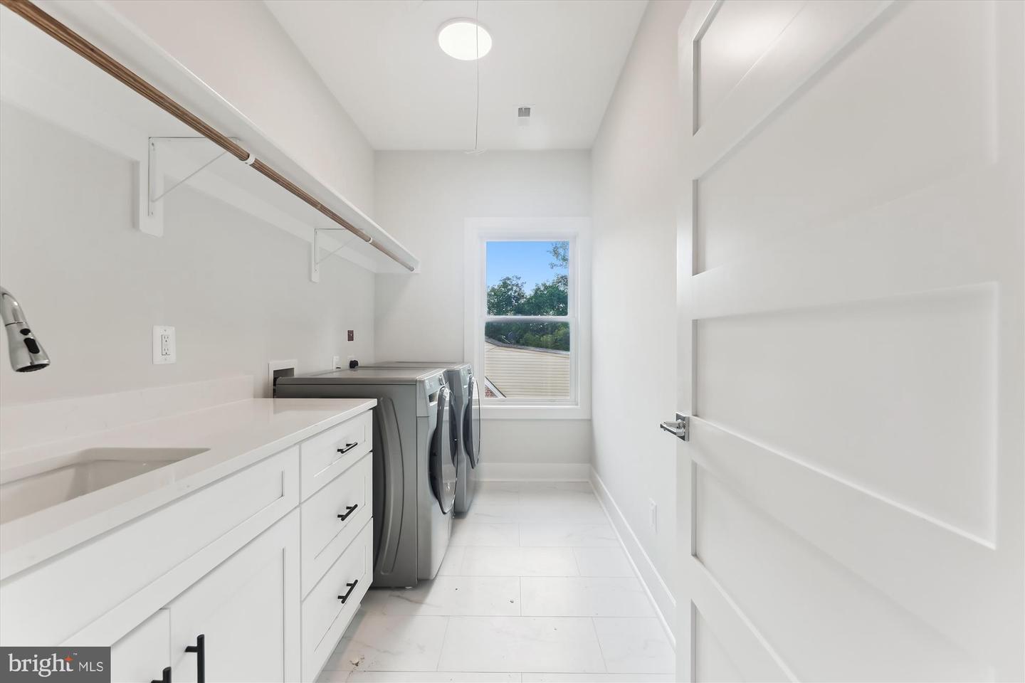 2808 BOSWELL AVE, ALEXANDRIA, Virginia 22306, 6 Bedrooms Bedrooms, 12 Rooms Rooms,5 BathroomsBathrooms,Residential,For sale,2808 BOSWELL AVE,VAFX2275146 MLS # VAFX2275146