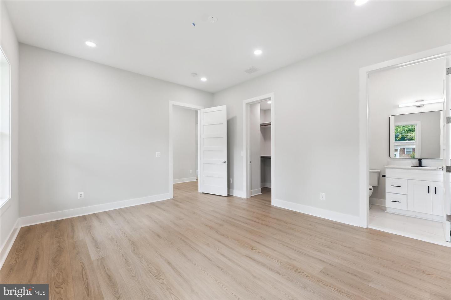 2808 BOSWELL AVE, ALEXANDRIA, Virginia 22306, 6 Bedrooms Bedrooms, 12 Rooms Rooms,5 BathroomsBathrooms,Residential,For sale,2808 BOSWELL AVE,VAFX2275146 MLS # VAFX2275146