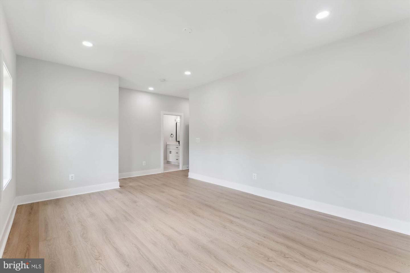 2808 BOSWELL AVE, ALEXANDRIA, Virginia 22306, 6 Bedrooms Bedrooms, 12 Rooms Rooms,5 BathroomsBathrooms,Residential,For sale,2808 BOSWELL AVE,VAFX2275146 MLS # VAFX2275146