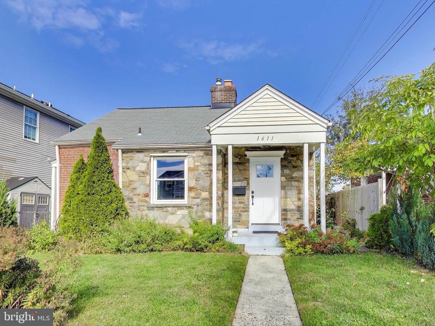 1611 13TH ST S, ARLINGTON, Virginia 22204, 3 Bedrooms Bedrooms, ,2 BathroomsBathrooms,Residential,For sale,1611 13TH ST S,VAAR2065140 MLS # VAAR2065140