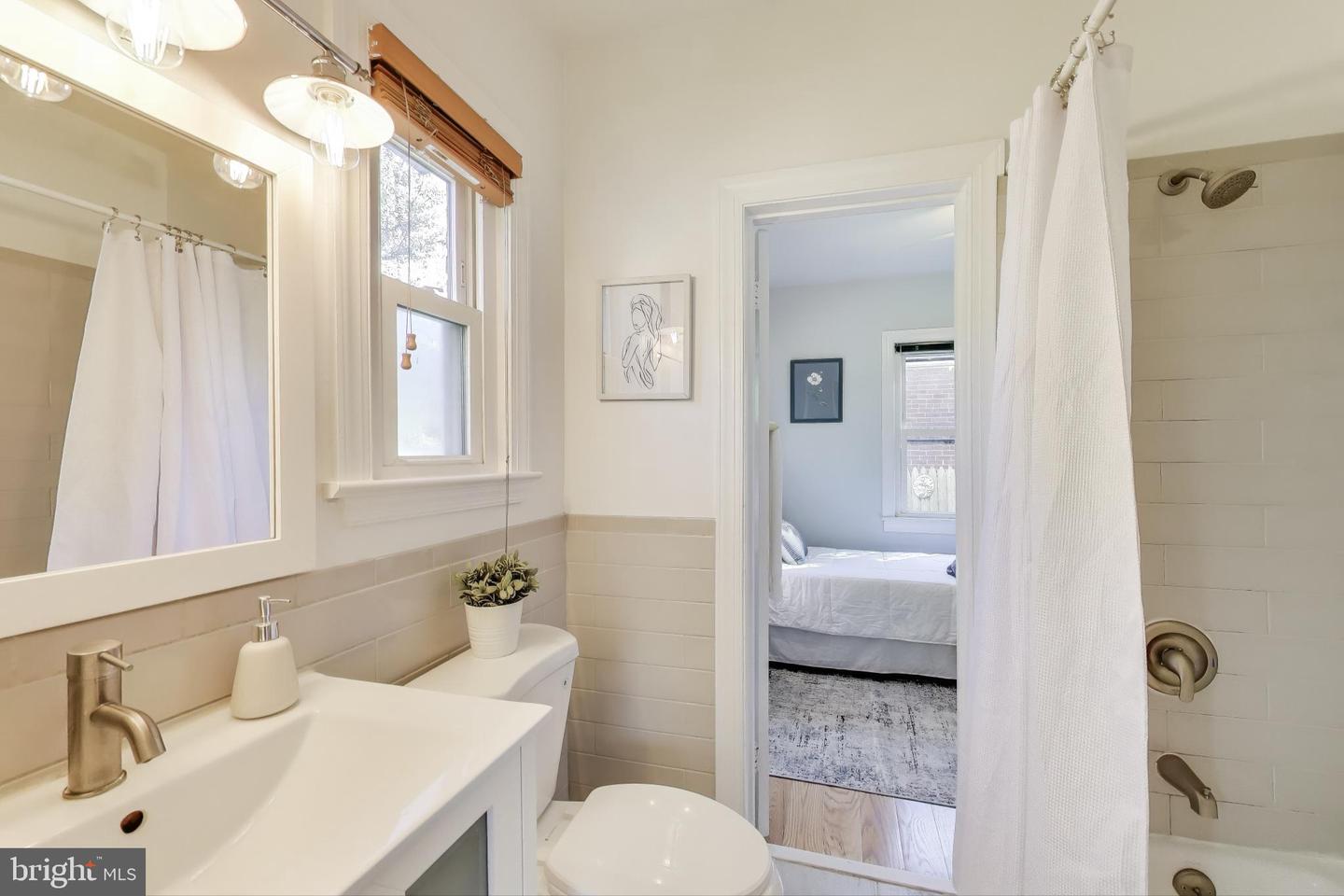 1611 13TH ST S, ARLINGTON, Virginia 22204, 3 Bedrooms Bedrooms, ,2 BathroomsBathrooms,Residential,For sale,1611 13TH ST S,VAAR2065140 MLS # VAAR2065140