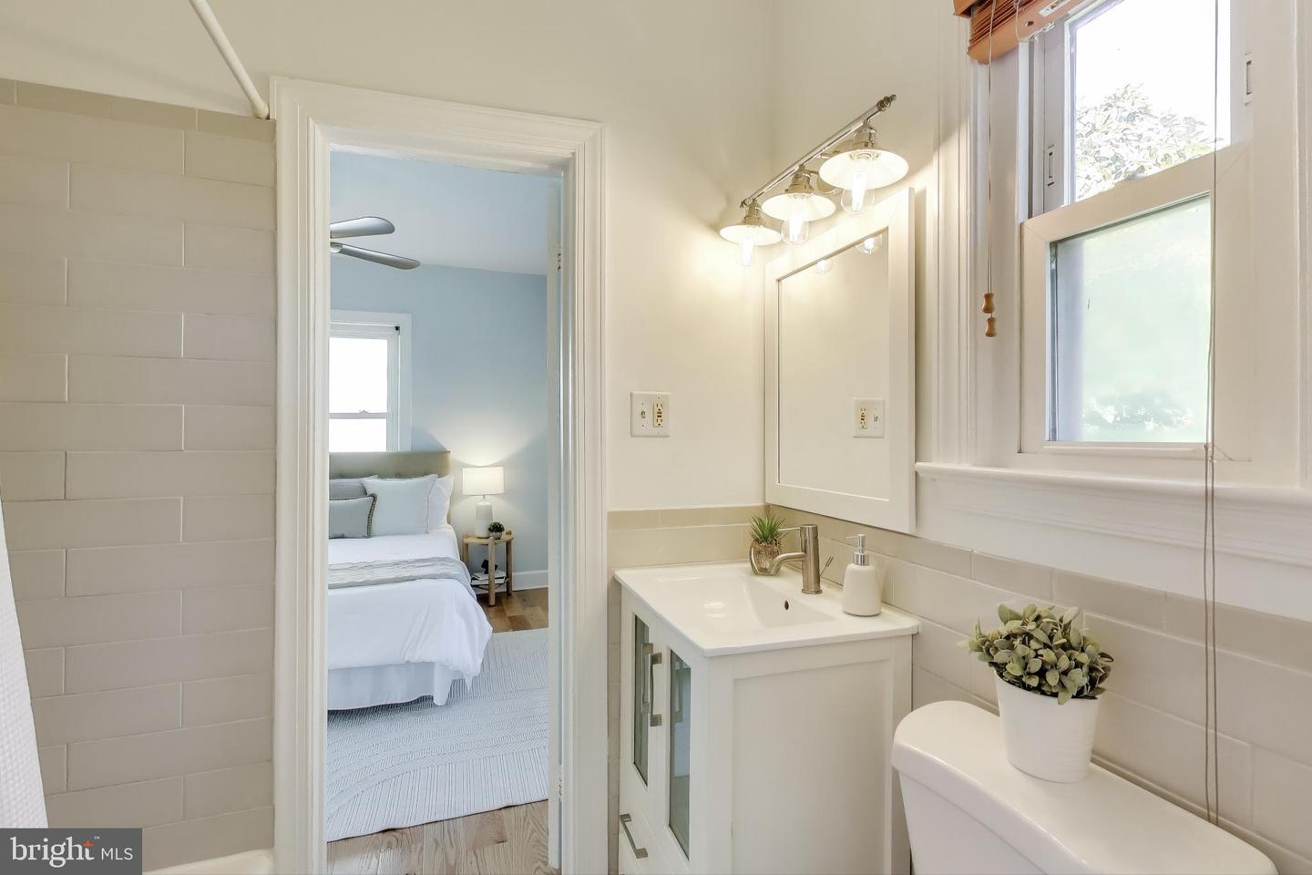 1611 13TH ST S, ARLINGTON, Virginia 22204, 3 Bedrooms Bedrooms, ,2 BathroomsBathrooms,Residential,For sale,1611 13TH ST S,VAAR2065140 MLS # VAAR2065140
