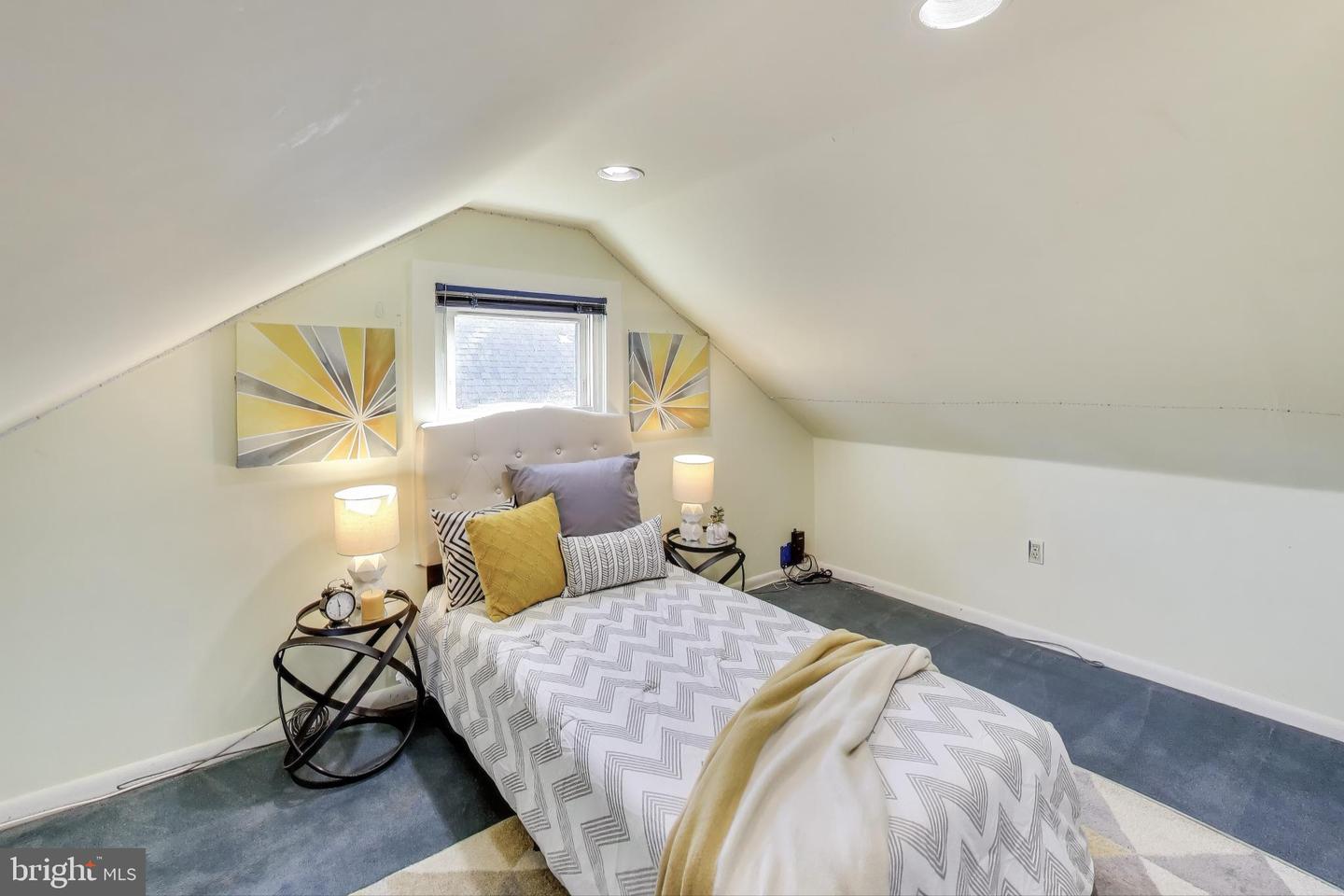 1611 13TH ST S, ARLINGTON, Virginia 22204, 3 Bedrooms Bedrooms, ,2 BathroomsBathrooms,Residential,For sale,1611 13TH ST S,VAAR2065140 MLS # VAAR2065140
