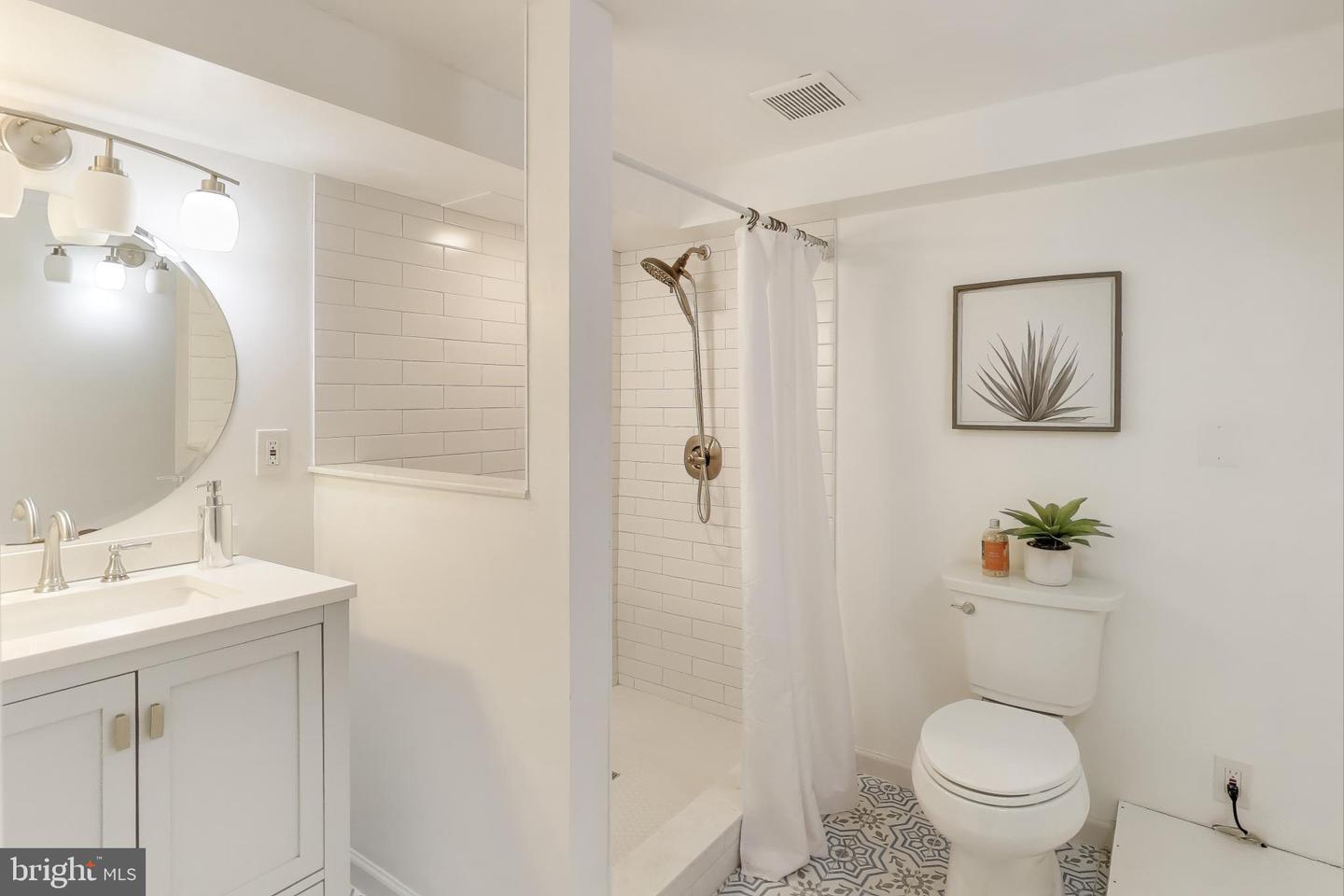 1611 13TH ST S, ARLINGTON, Virginia 22204, 3 Bedrooms Bedrooms, ,2 BathroomsBathrooms,Residential,For sale,1611 13TH ST S,VAAR2065140 MLS # VAAR2065140