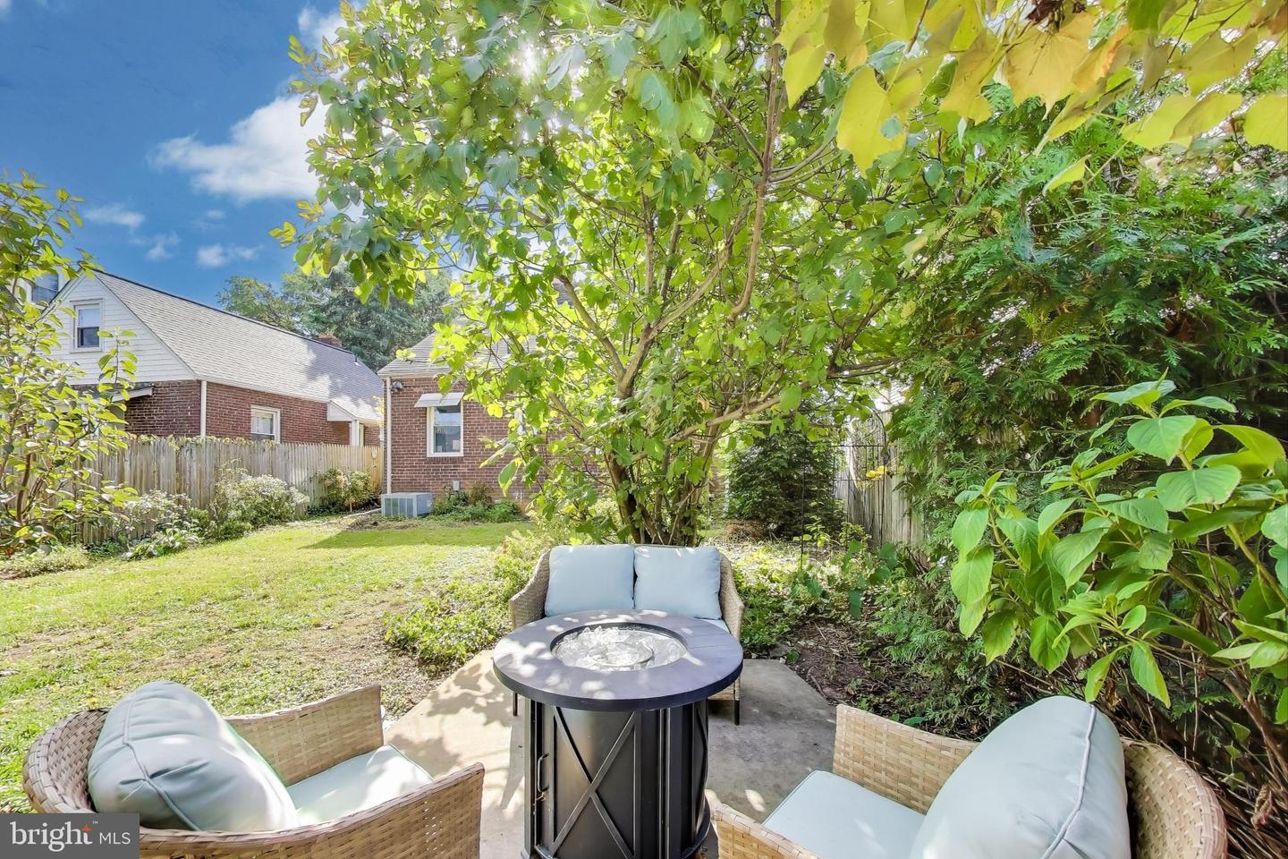 1611 13TH ST S, ARLINGTON, Virginia 22204, 3 Bedrooms Bedrooms, ,2 BathroomsBathrooms,Residential,For sale,1611 13TH ST S,VAAR2065140 MLS # VAAR2065140