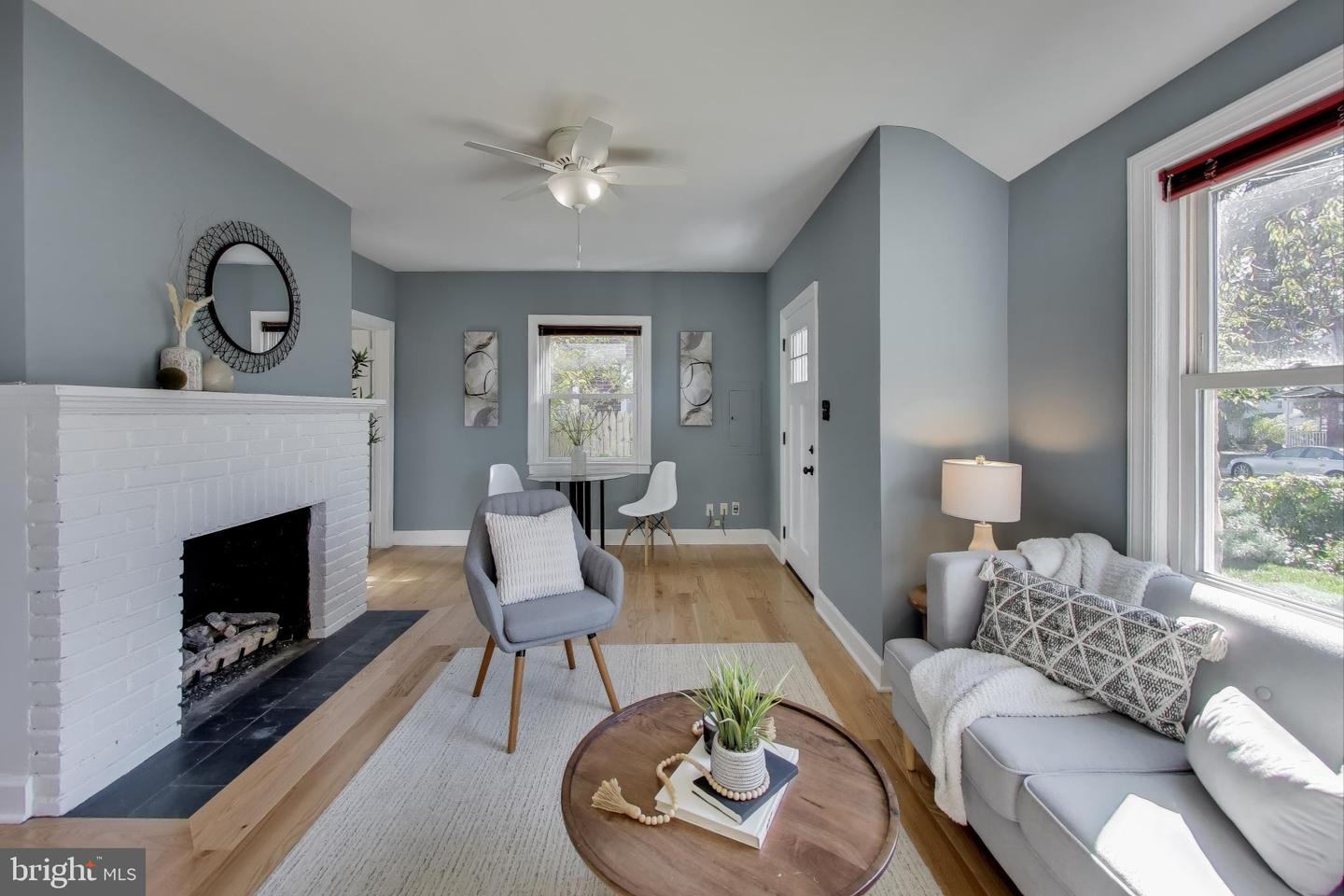 1611 13TH ST S, ARLINGTON, Virginia 22204, 3 Bedrooms Bedrooms, ,2 BathroomsBathrooms,Residential,For sale,1611 13TH ST S,VAAR2065140 MLS # VAAR2065140