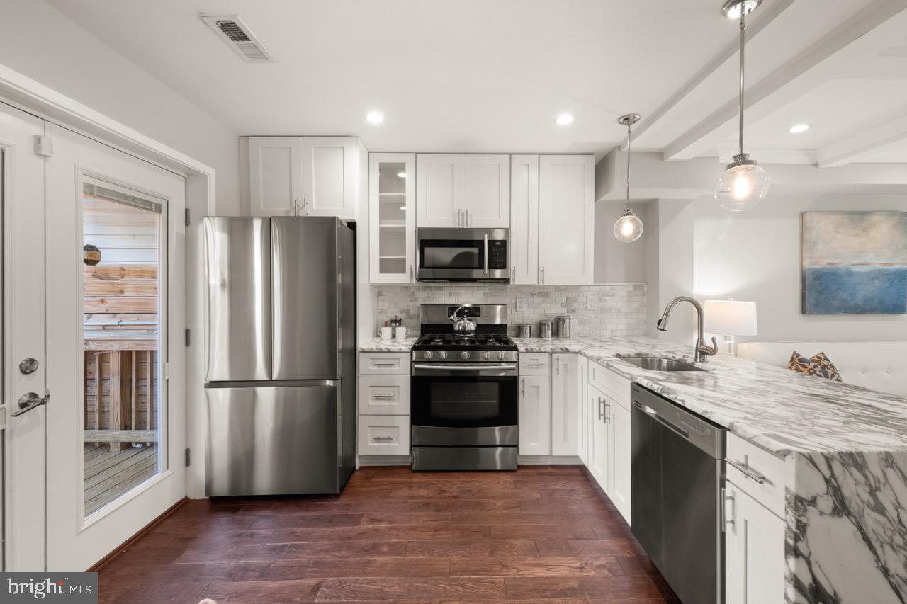 2004 E ST NE, WASHINGTON, District Of Columbia 20002, 2 Bedrooms Bedrooms, ,2 BathroomsBathrooms,Residential,For sale,2004 E ST NE,DCDC2227904 MLS # DCDC2227904