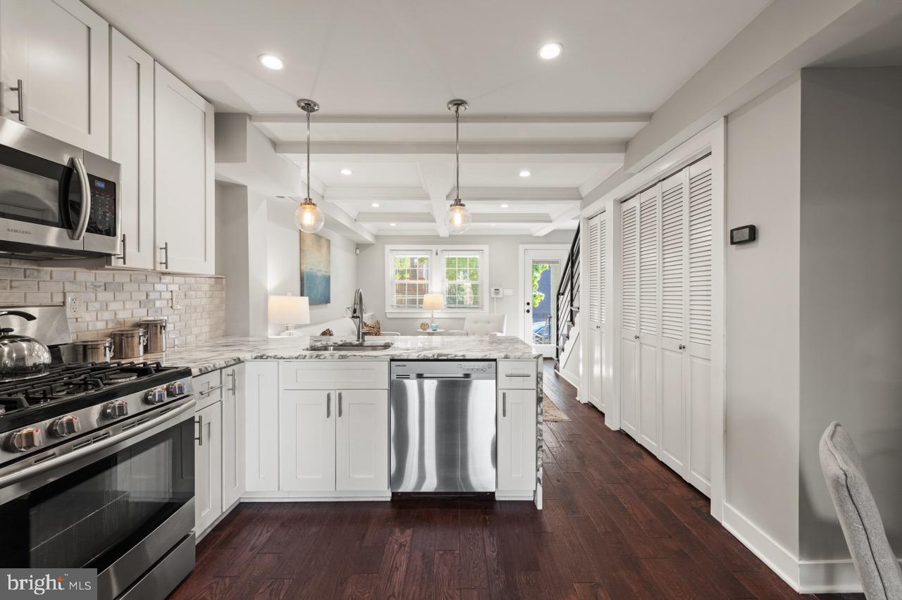 2004 E ST NE, WASHINGTON, District Of Columbia 20002, 2 Bedrooms Bedrooms, ,2 BathroomsBathrooms,Residential,For sale,2004 E ST NE,DCDC2227904 MLS # DCDC2227904
