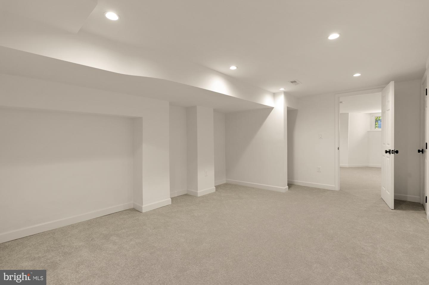 1845 VERNON ST NW, WASHINGTON, District Of Columbia 20009, 4 Bedrooms Bedrooms, ,3 BathroomsBathrooms,Residential,For sale,1845 VERNON ST NW,DCDC2227926 MLS # DCDC2227926