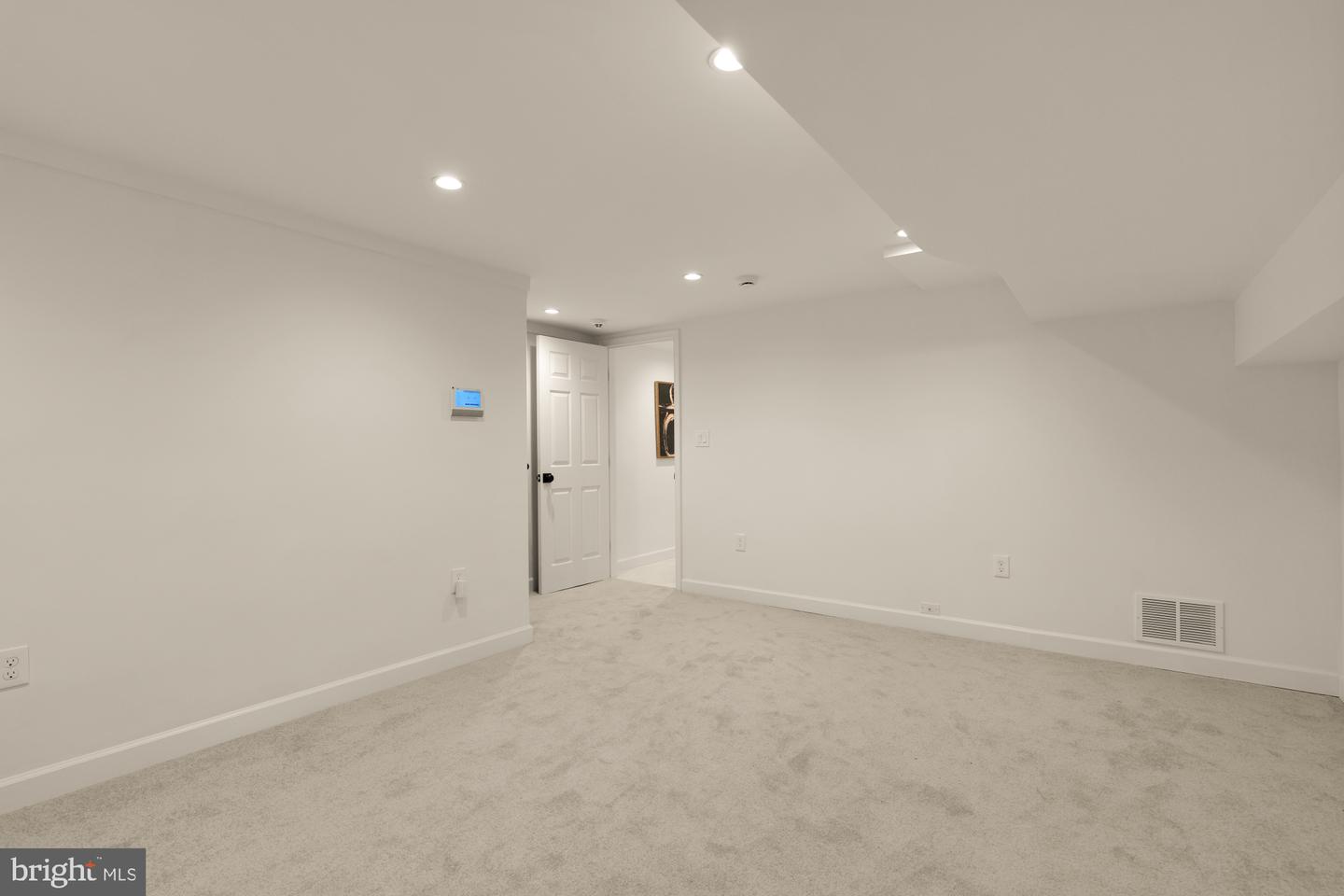 1845 VERNON ST NW, WASHINGTON, District Of Columbia 20009, 4 Bedrooms Bedrooms, ,3 BathroomsBathrooms,Residential,For sale,1845 VERNON ST NW,DCDC2227926 MLS # DCDC2227926