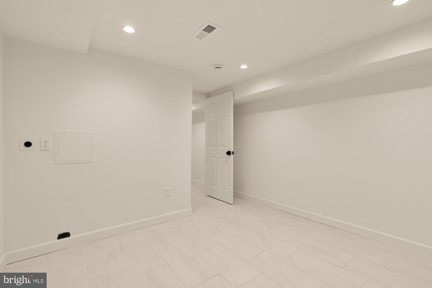 1845 VERNON ST NW, WASHINGTON, District Of Columbia 20009, 4 Bedrooms Bedrooms, ,3 BathroomsBathrooms,Residential,For sale,1845 VERNON ST NW,DCDC2227926 MLS # DCDC2227926