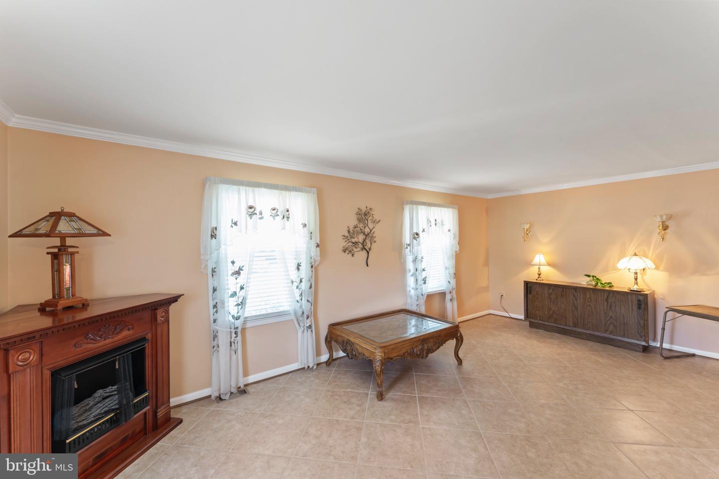 12975 RIDGEMIST LN, FAIRFAX, Virginia 22033, 3 Bedrooms Bedrooms, 14 Rooms Rooms,3 BathroomsBathrooms,Residential,For sale,12975 RIDGEMIST LN,VAFX2275174 MLS # VAFX2275174