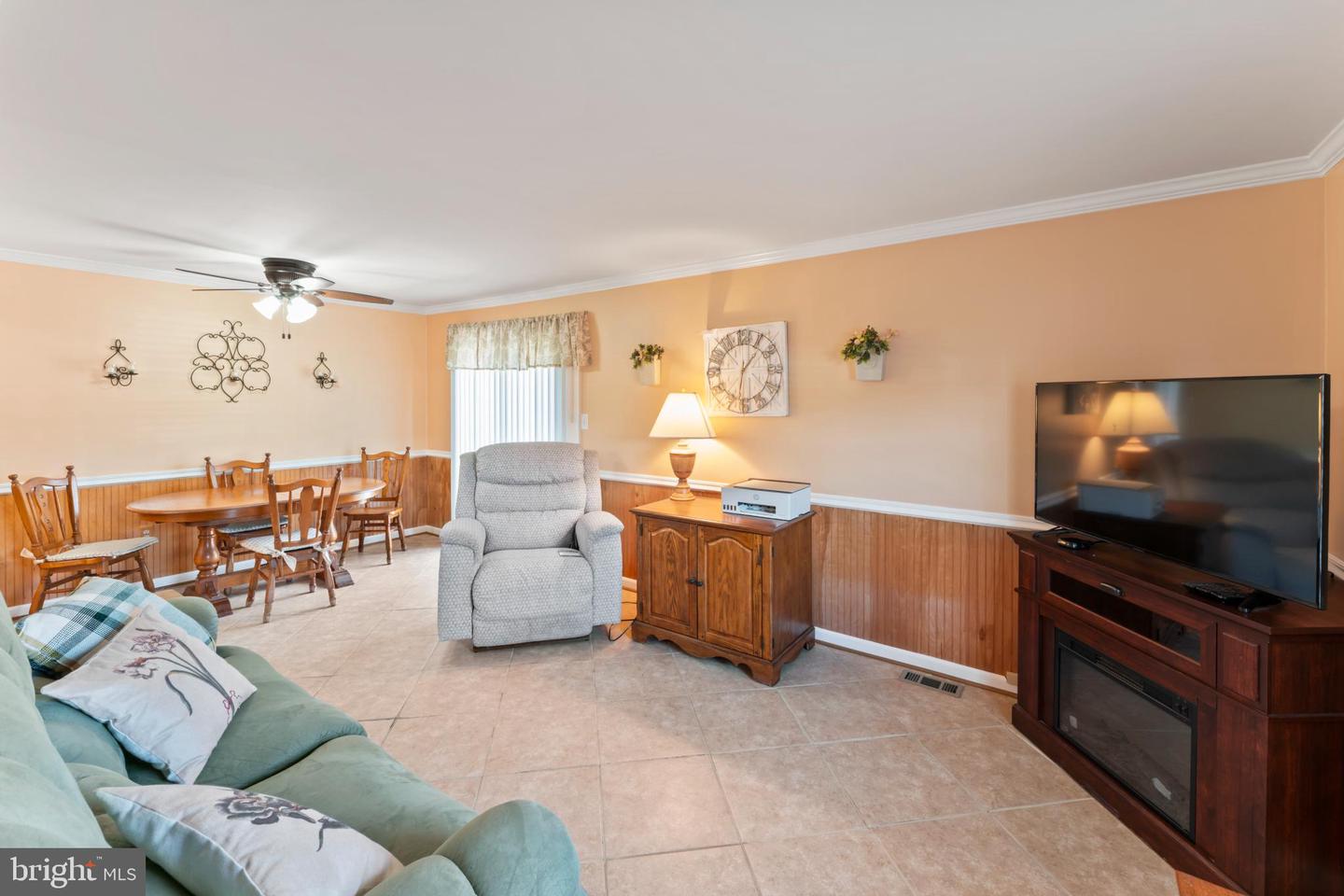 12975 RIDGEMIST LN, FAIRFAX, Virginia 22033, 3 Bedrooms Bedrooms, 14 Rooms Rooms,3 BathroomsBathrooms,Residential,For sale,12975 RIDGEMIST LN,VAFX2275174 MLS # VAFX2275174