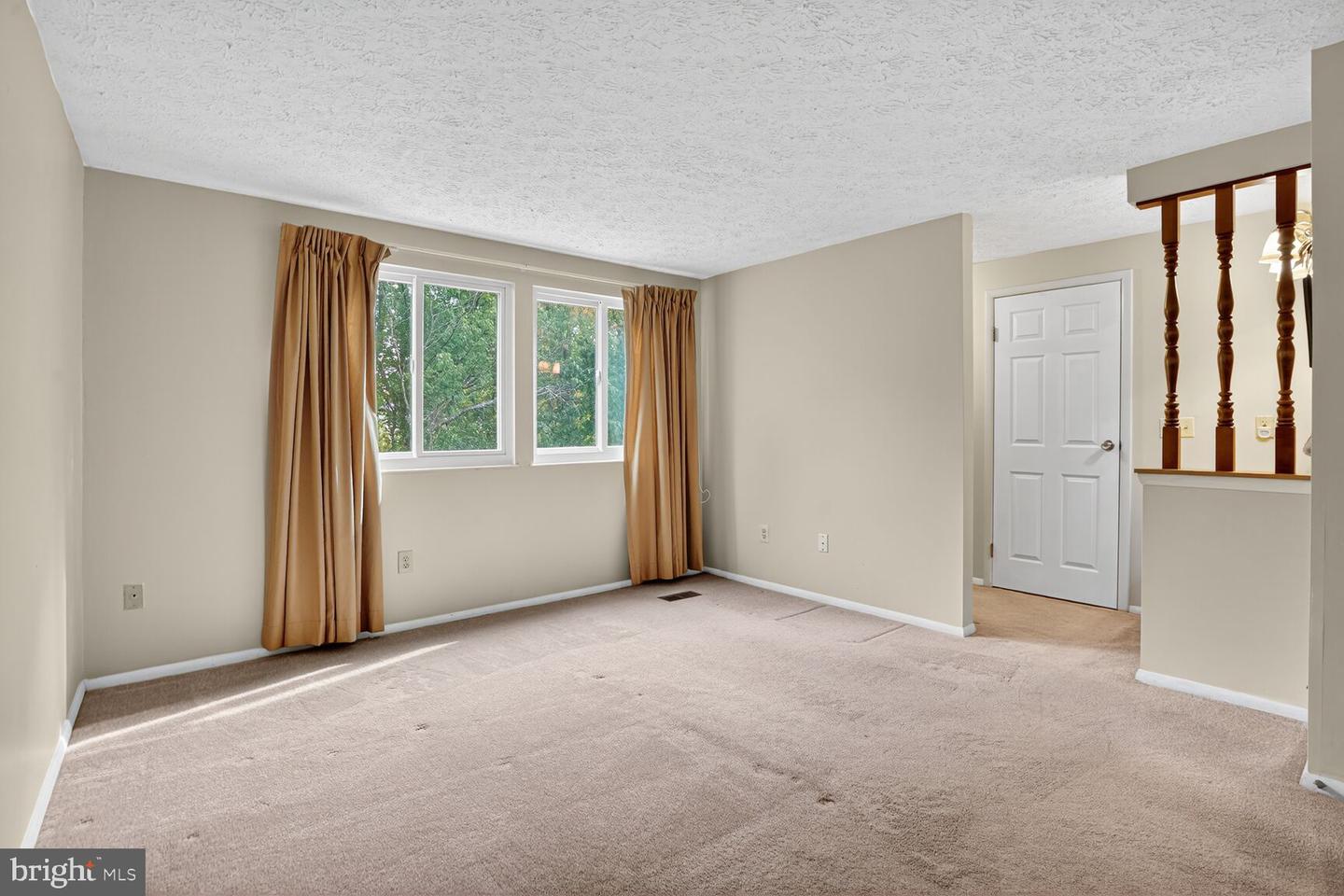 3642 WOODHAVEN CT, WOODBRIDGE, Virginia 22192, 3 Bedrooms Bedrooms, ,2 BathroomsBathrooms,Residential,For sale,3642 WOODHAVEN CT,VAPW2106362 MLS # VAPW2106362