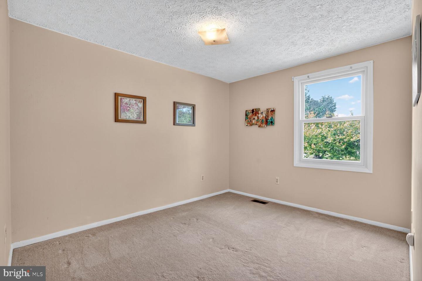 3642 WOODHAVEN CT, WOODBRIDGE, Virginia 22192, 3 Bedrooms Bedrooms, ,2 BathroomsBathrooms,Residential,For sale,3642 WOODHAVEN CT,VAPW2106362 MLS # VAPW2106362