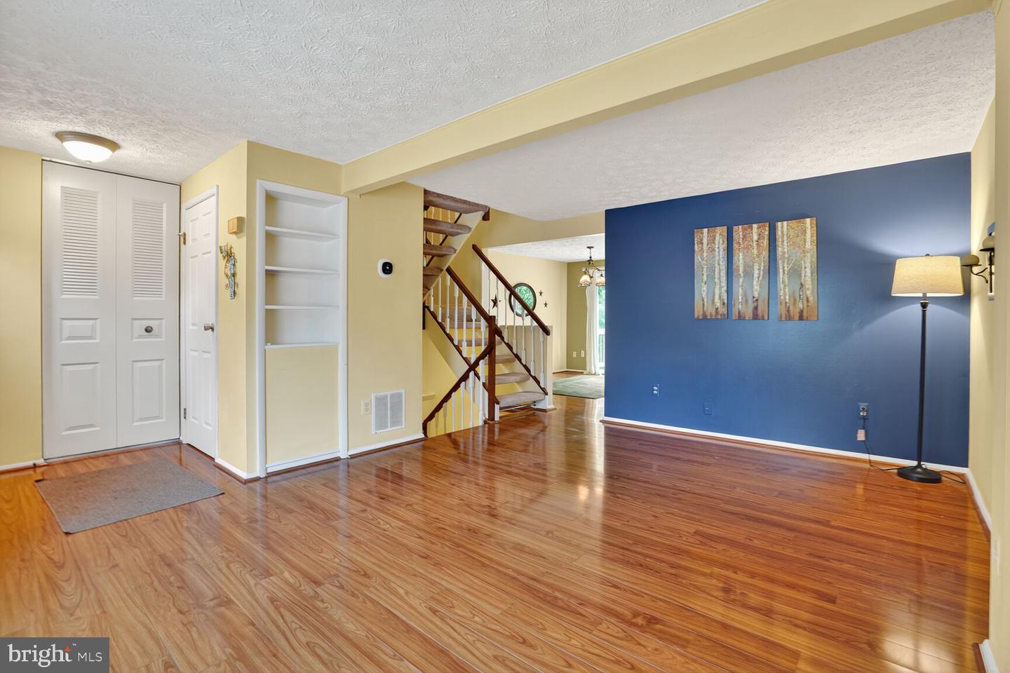 3642 WOODHAVEN CT, WOODBRIDGE, Virginia 22192, 3 Bedrooms Bedrooms, ,2 BathroomsBathrooms,Residential,For sale,3642 WOODHAVEN CT,VAPW2106362 MLS # VAPW2106362