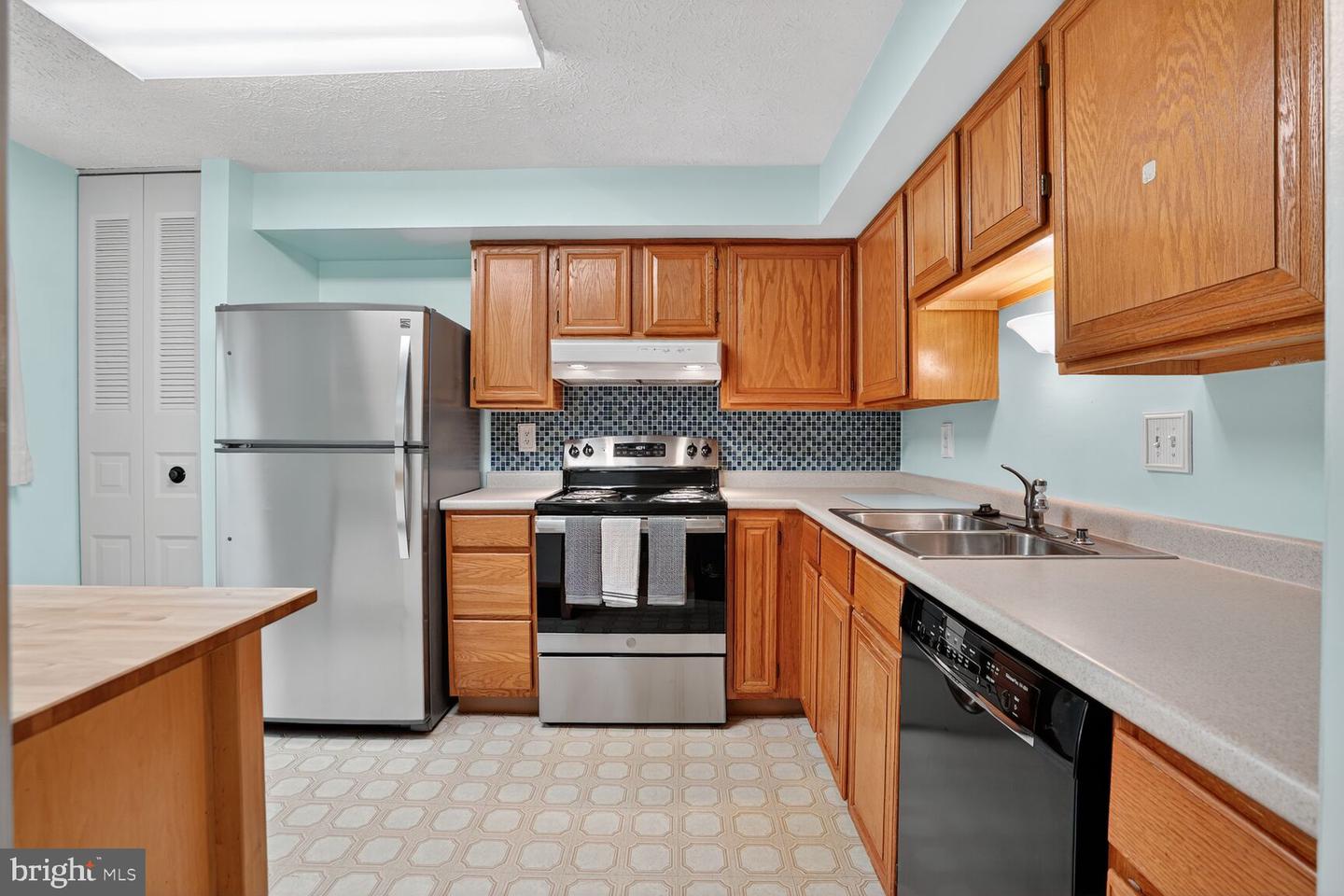 3642 WOODHAVEN CT, WOODBRIDGE, Virginia 22192, 3 Bedrooms Bedrooms, ,2 BathroomsBathrooms,Residential,For sale,3642 WOODHAVEN CT,VAPW2106362 MLS # VAPW2106362