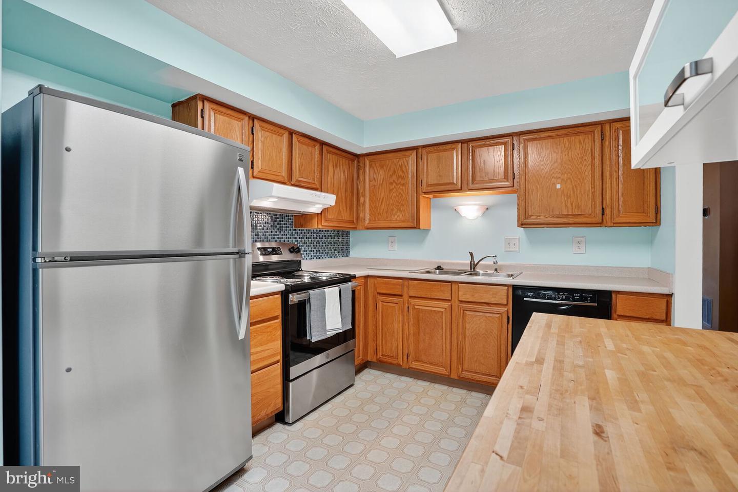 3642 WOODHAVEN CT, WOODBRIDGE, Virginia 22192, 3 Bedrooms Bedrooms, ,2 BathroomsBathrooms,Residential,For sale,3642 WOODHAVEN CT,VAPW2106362 MLS # VAPW2106362
