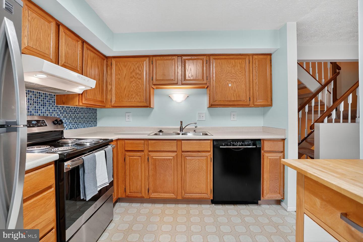3642 WOODHAVEN CT, WOODBRIDGE, Virginia 22192, 3 Bedrooms Bedrooms, ,2 BathroomsBathrooms,Residential,For sale,3642 WOODHAVEN CT,VAPW2106362 MLS # VAPW2106362
