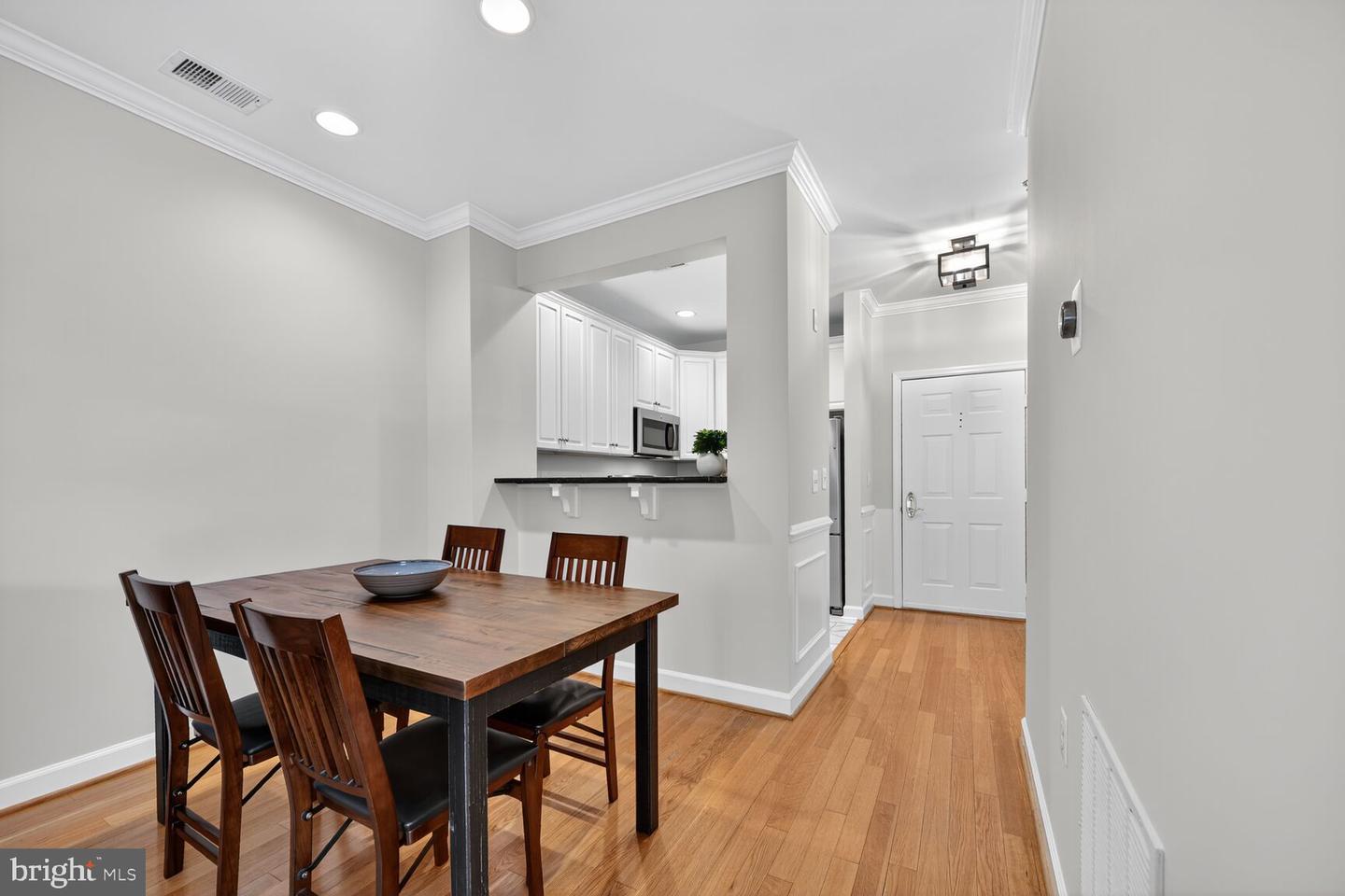 2330 14TH ST N #205, ARLINGTON, Virginia 22201, 1 Bedroom Bedrooms, ,1 BathroomBathrooms,Residential,For sale,2330 14TH ST N #205,VAAR2065166 MLS # VAAR2065166
