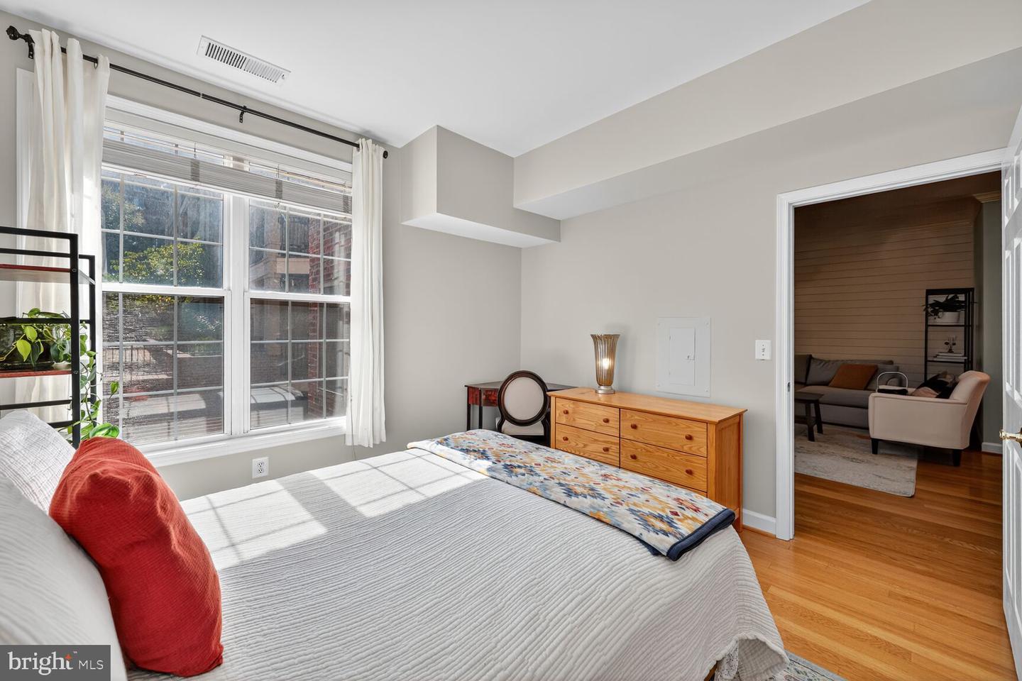 2330 14TH ST N #205, ARLINGTON, Virginia 22201, 1 Bedroom Bedrooms, ,1 BathroomBathrooms,Residential,For sale,2330 14TH ST N #205,VAAR2065166 MLS # VAAR2065166